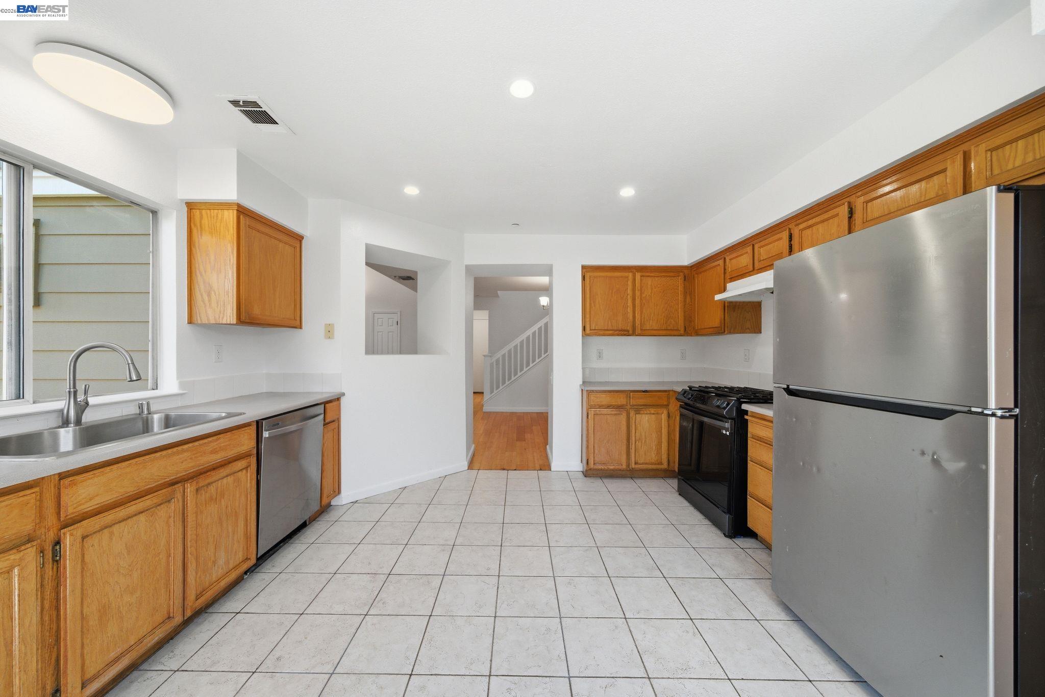 227 Clearpointe Drive, Vallejo CA 94591 — photo 12