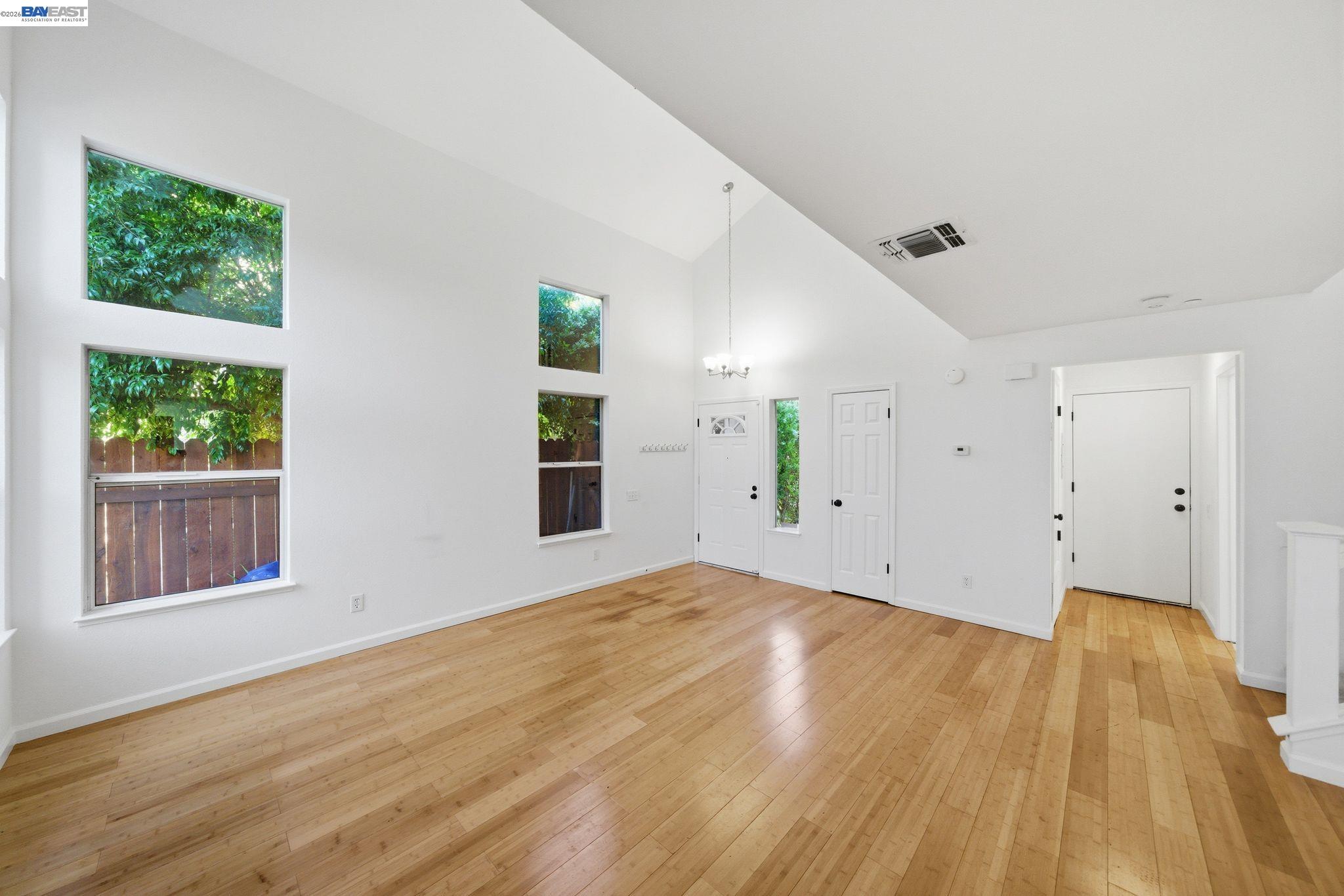 227 Clearpointe Drive, Vallejo CA 94591 — photo 9