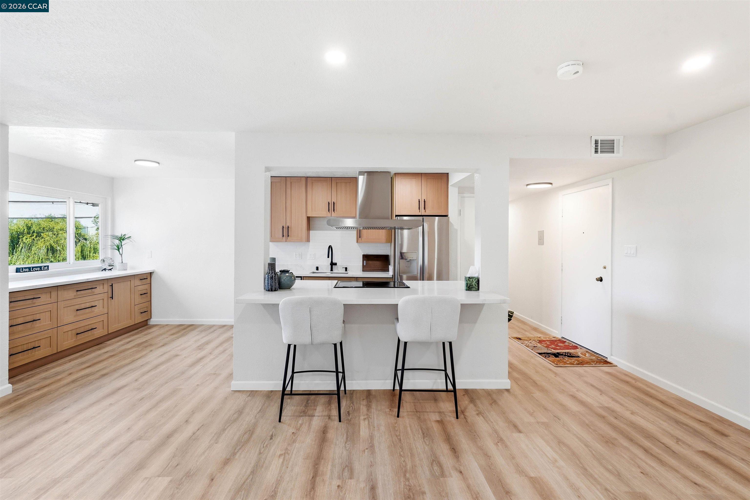 Photo #8: 41133107 Listing: Photo #8