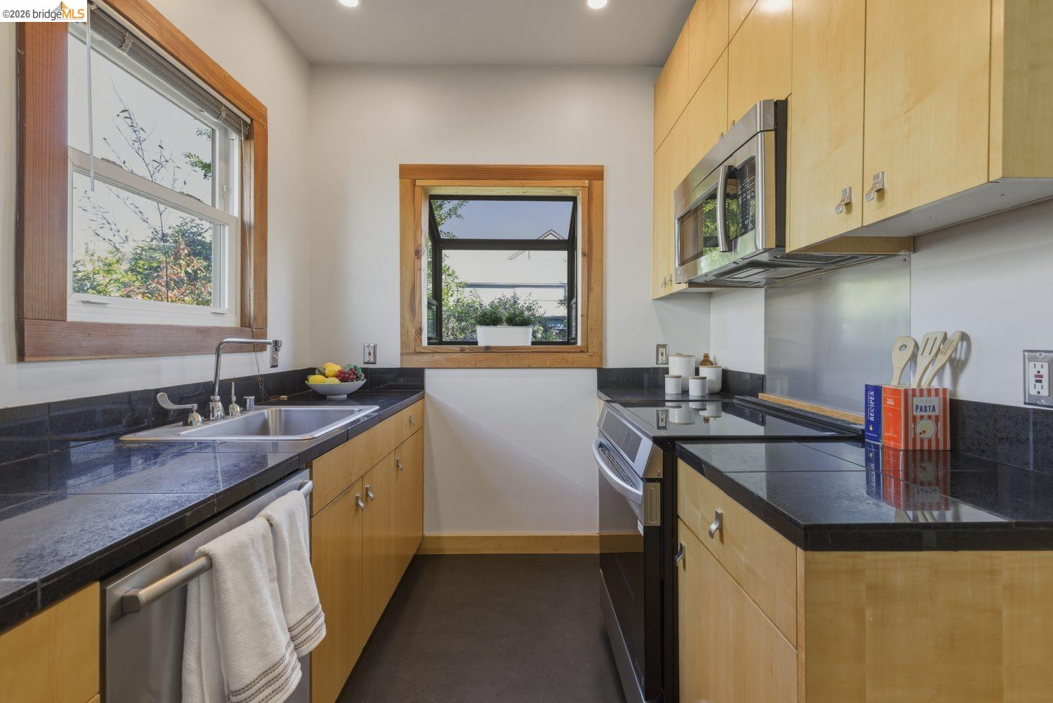 962 55Th St, Oakland, CA, 94608