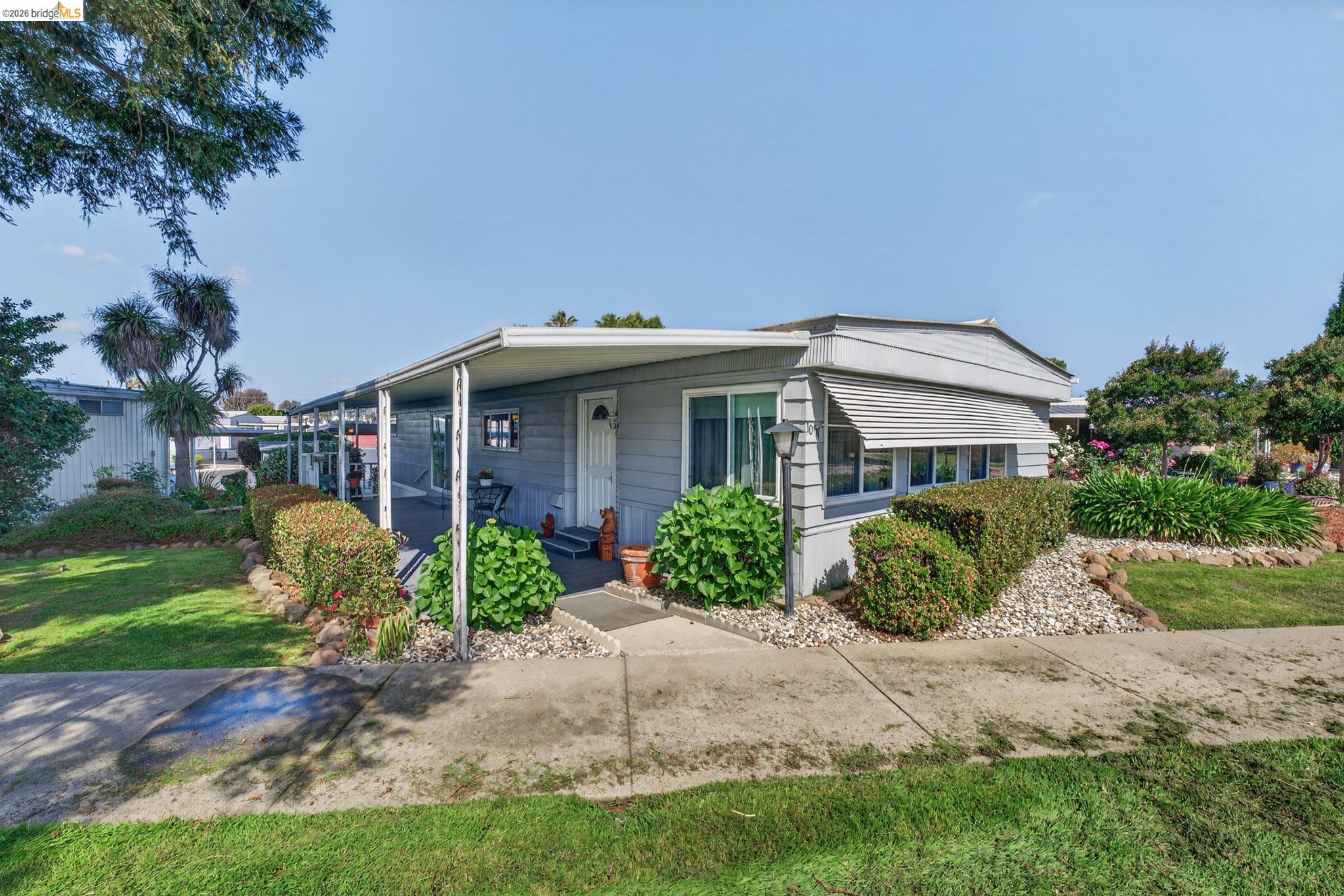 Front Image Thumbnail for EB41133136