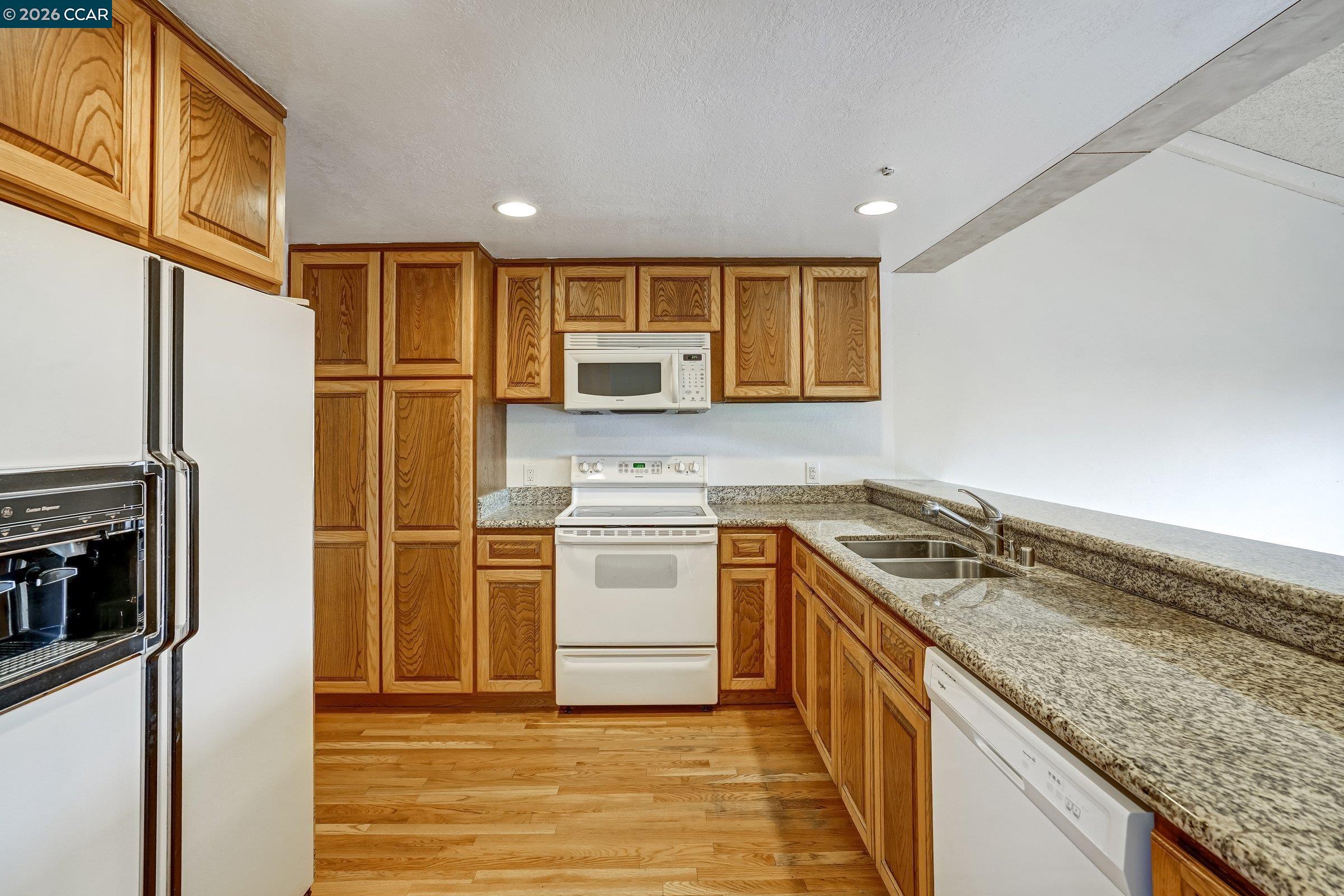 Photo #12: 41133142 Listing: Photo #12