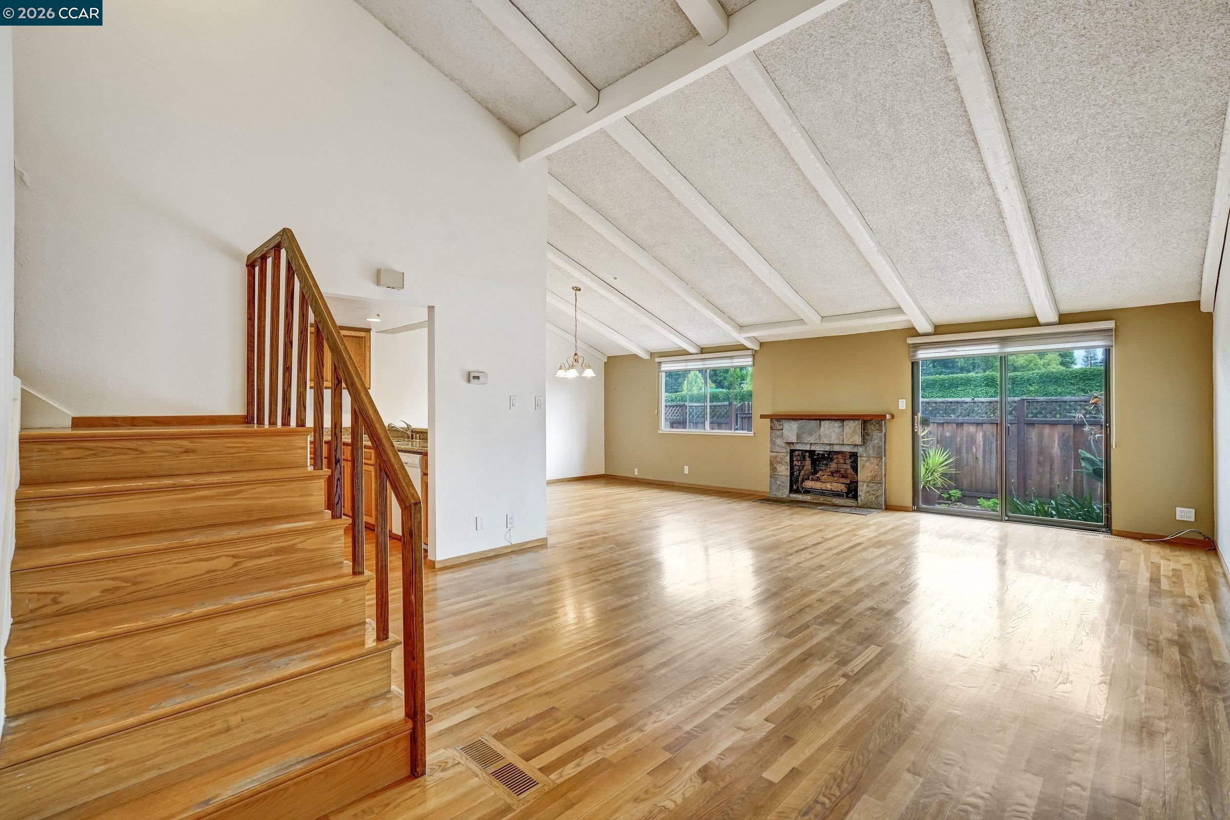 Photo #4: 41133142 Listing: Photo #4