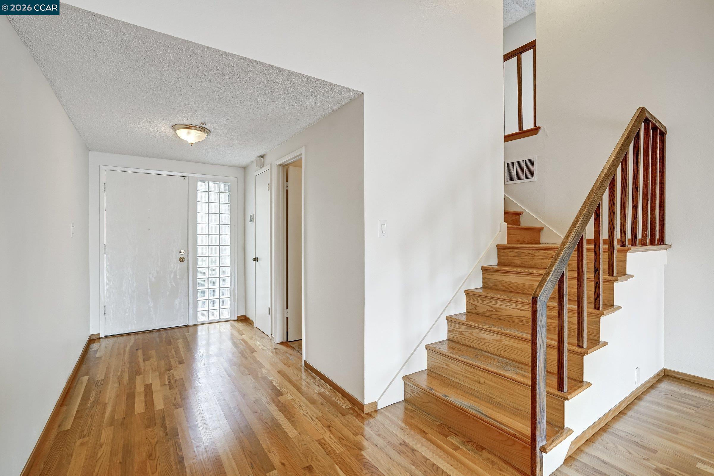 Photo #6: 41133142 Listing: Photo #6