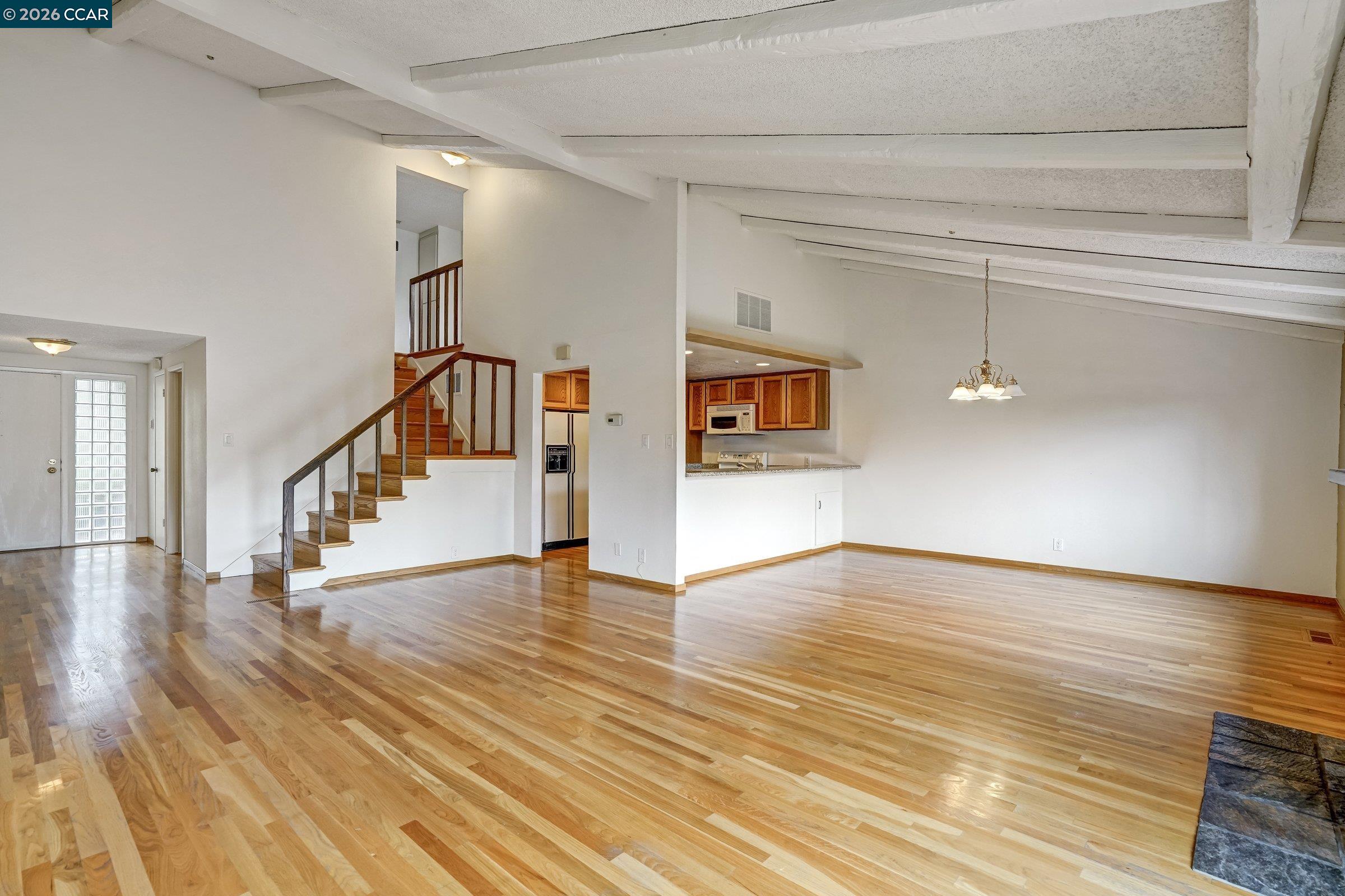 Photo #8: 41133142 Listing: Photo #8