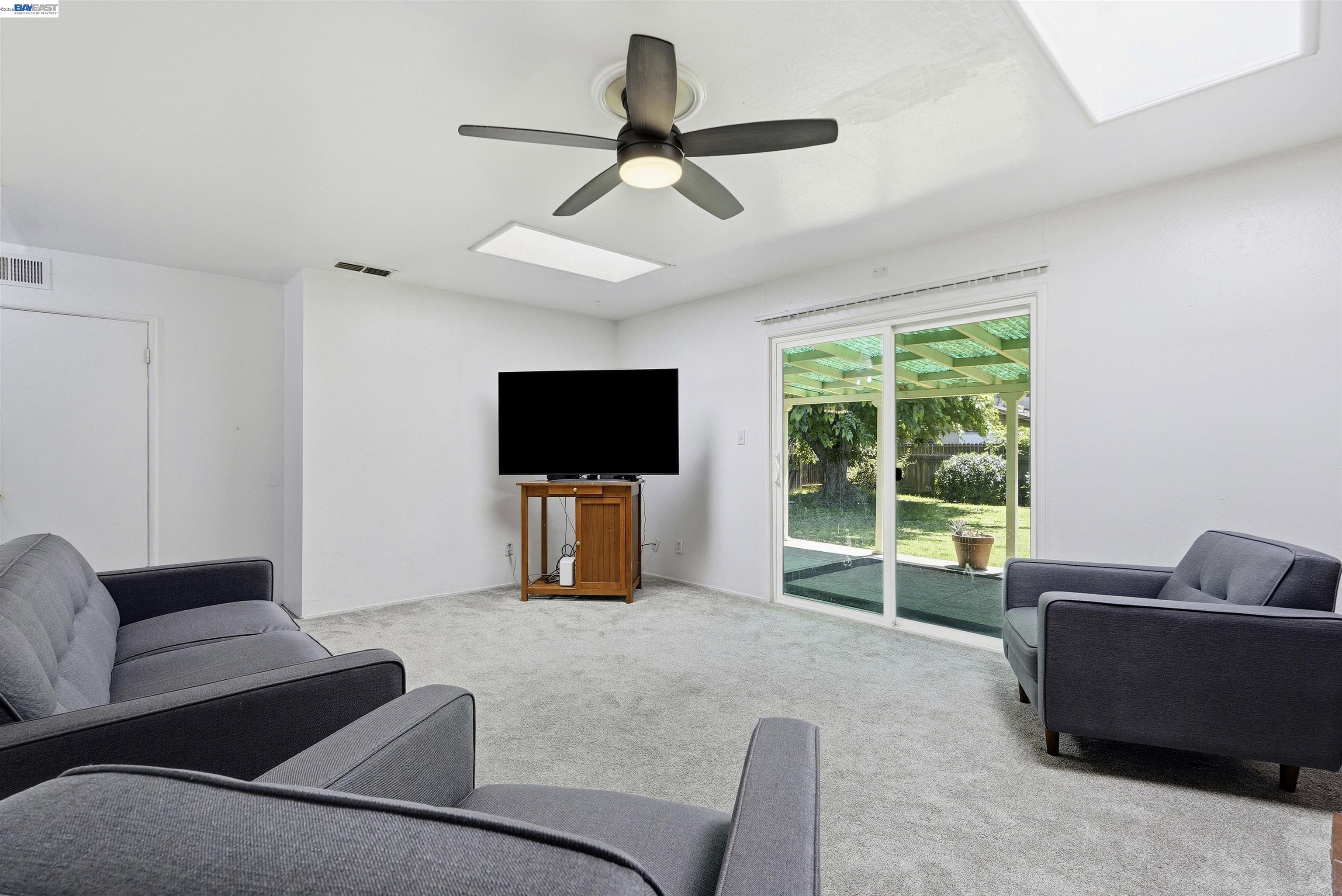 4546 Freeway Cir, Sacramento CA 95841 — photo 4