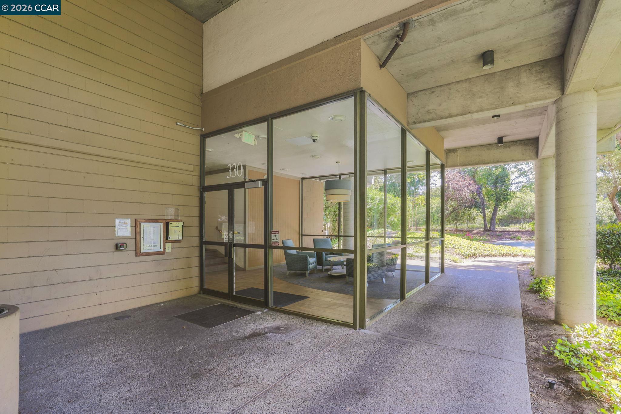Photo #3: 41133165 Listing: Photo #3