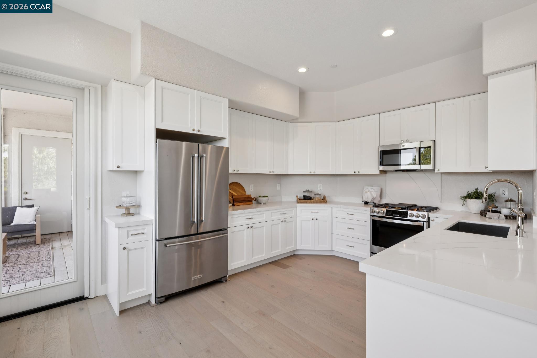 Photo #15: 41133169 Listing: Photo #15