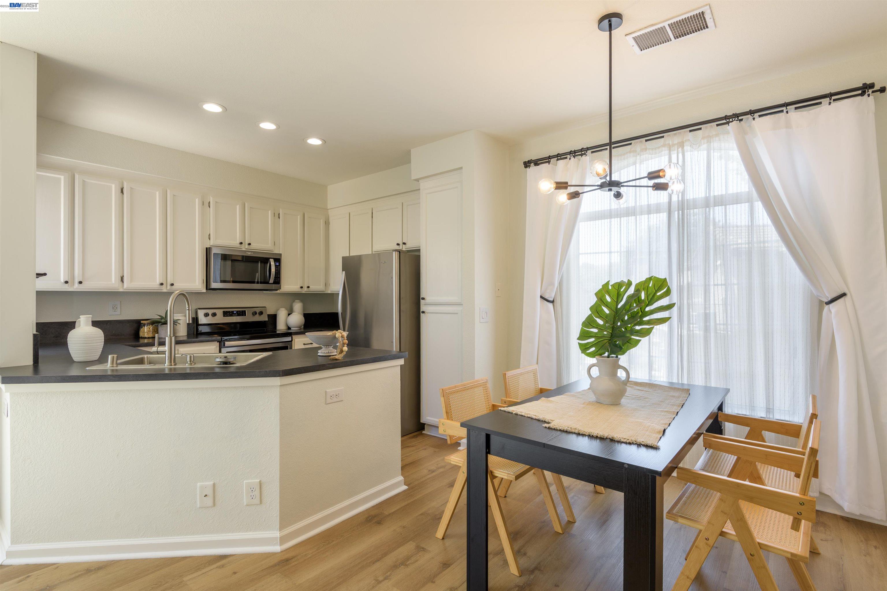 Photo #8: 41133194 Listing: Photo #8