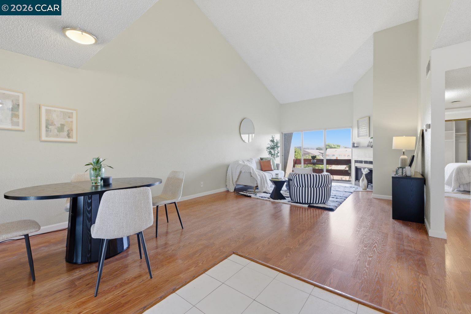 Photo #2: 41133198 Listing: Photo #2