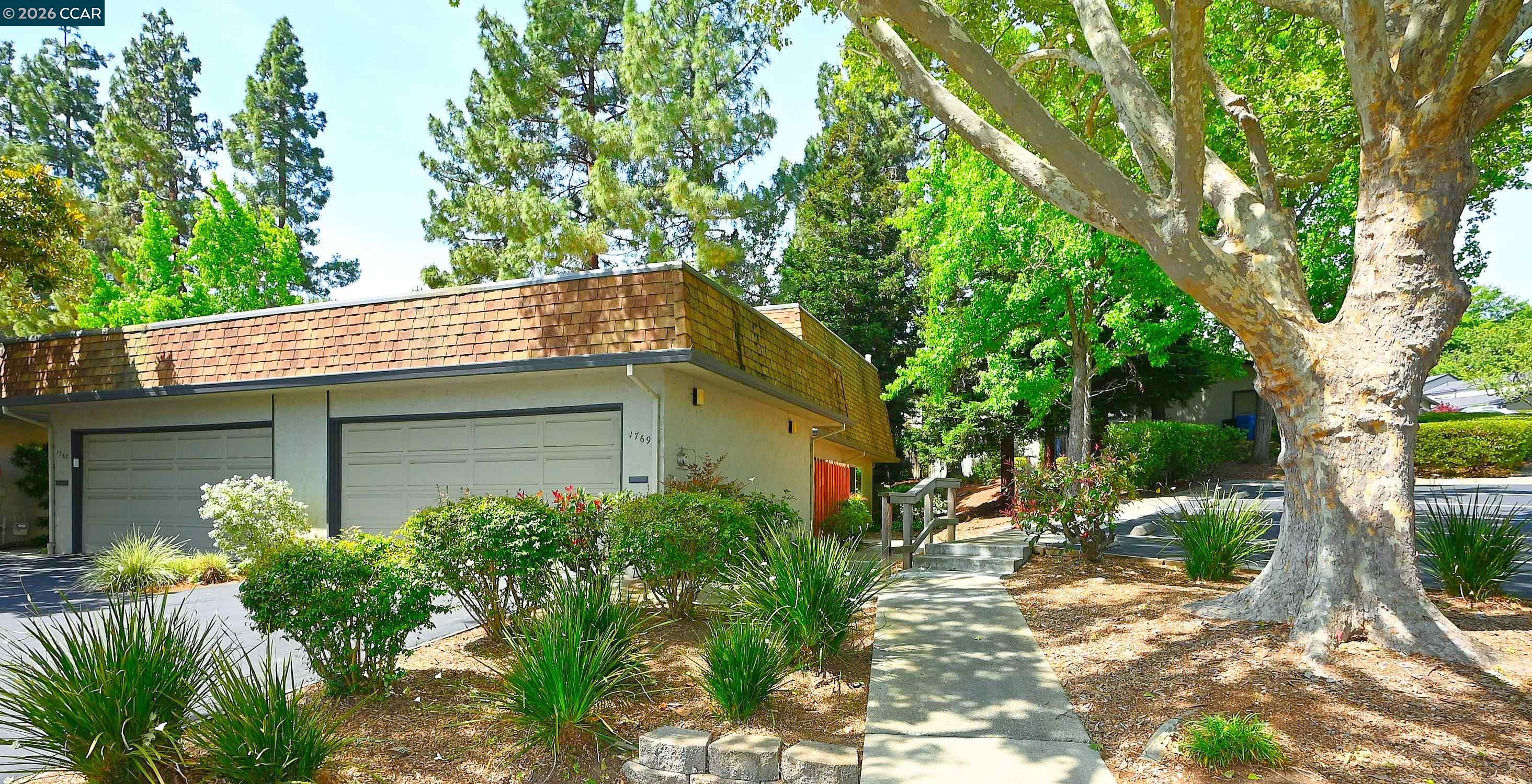 Photo #2: 41133257 Listing: Photo #2