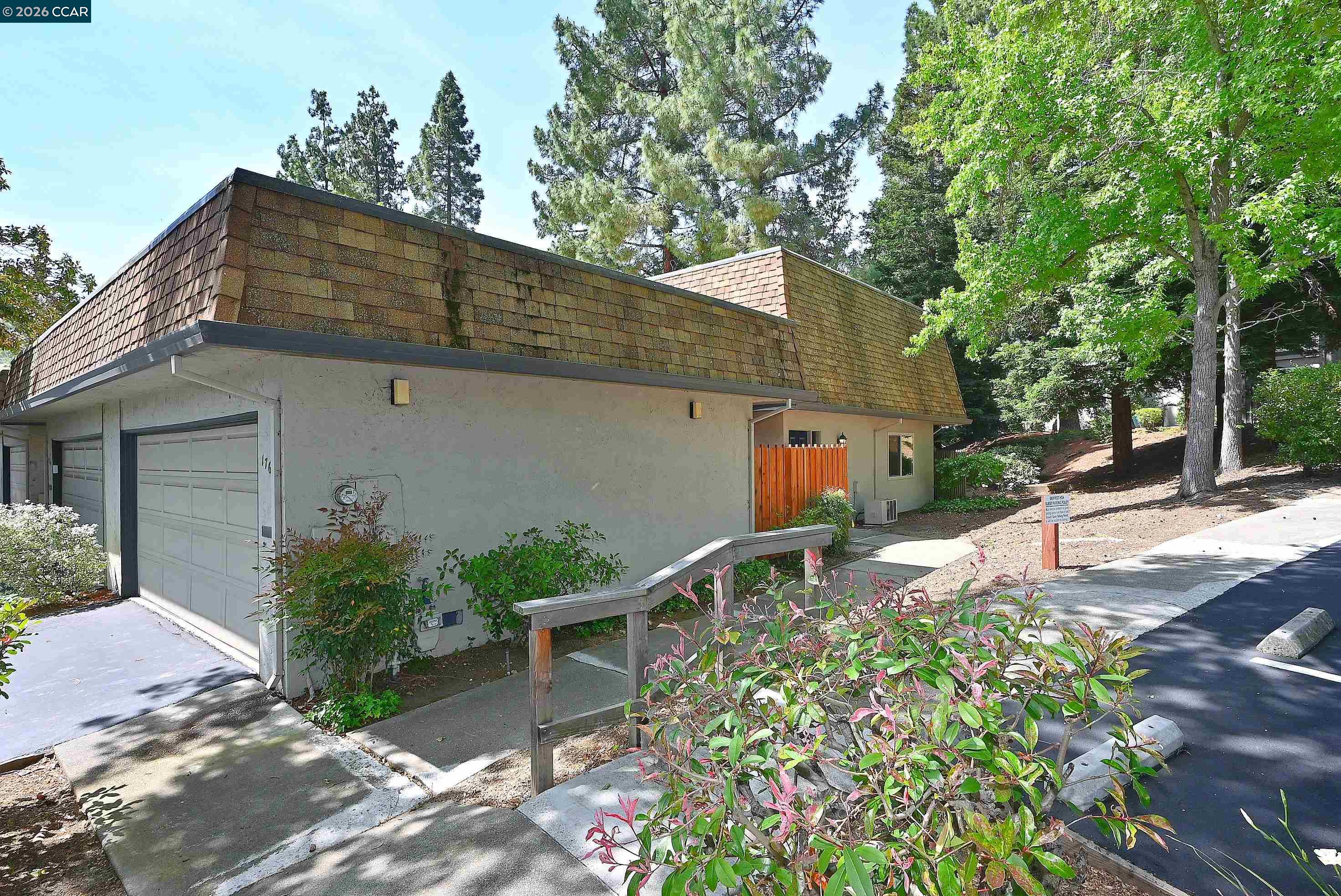 Photo #3: 41133257 Listing: Photo #3