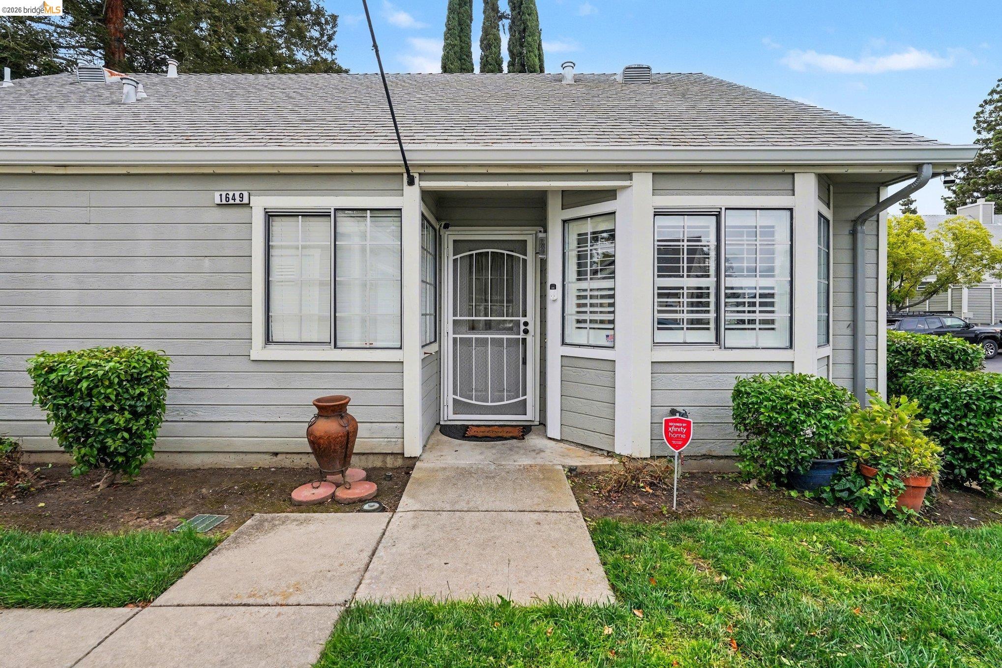 Photo #3: 41133265 Listing: Photo #3