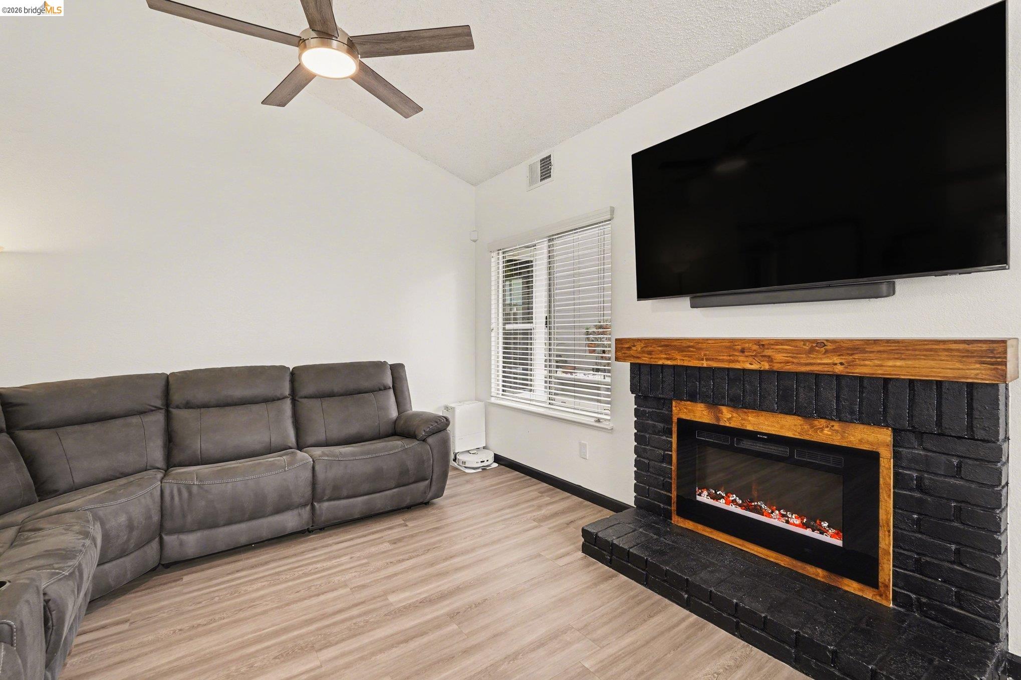 Photo #5: 41133265 Listing: Photo #5