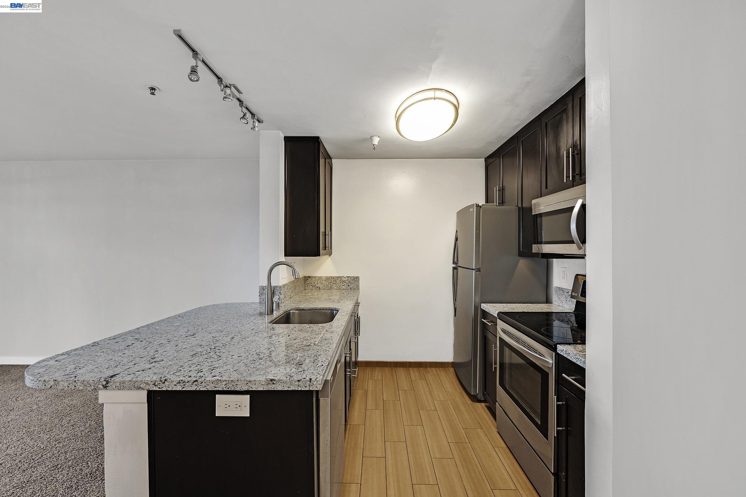 Photo #9: 41133277 Listing: Photo #9