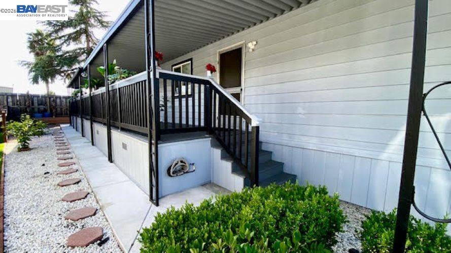 29501 Sandburg Way # 257, Hayward CA 94544 — photo 2