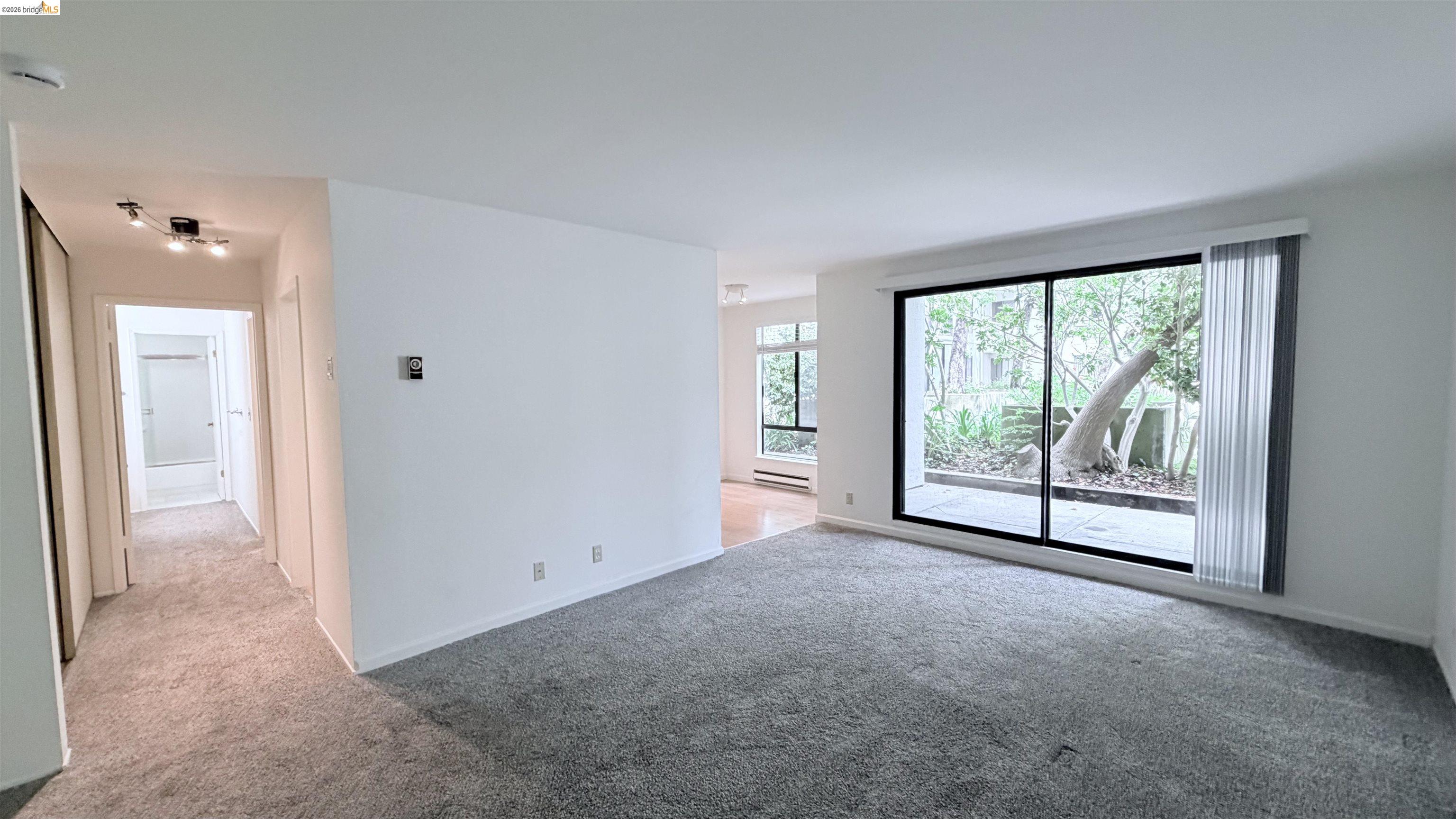 Photo #2: 41133291 Listing: Photo #2