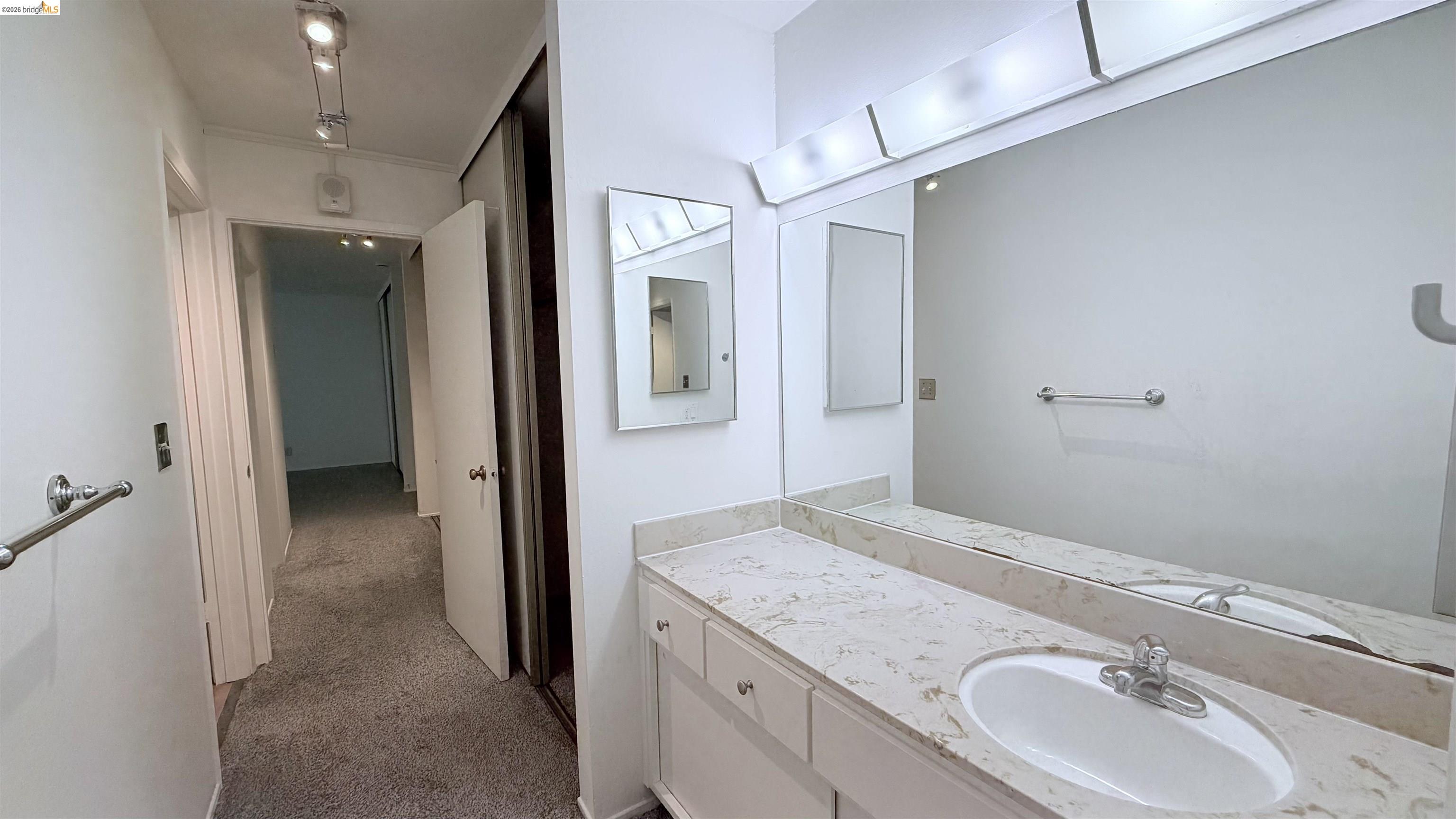 Photo #12: 41133291 Listing: Photo #12