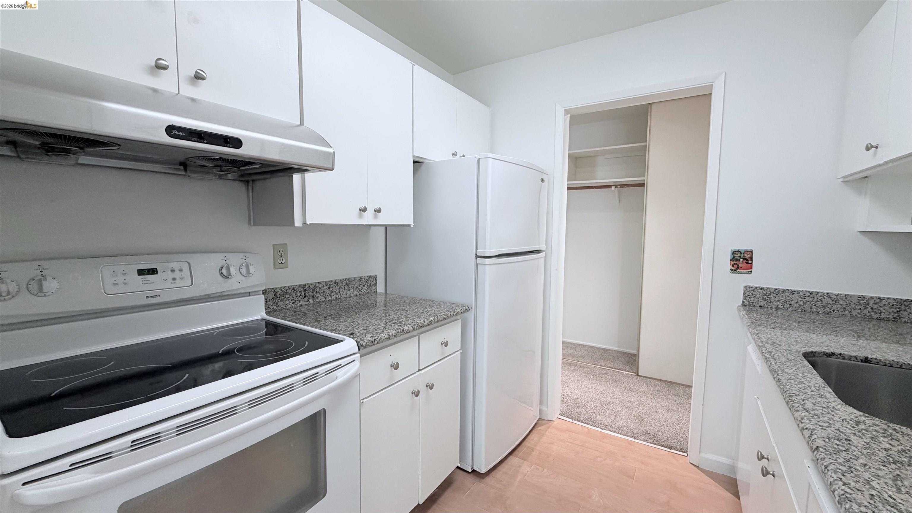 Photo #6: 41133291 Listing: Photo #6