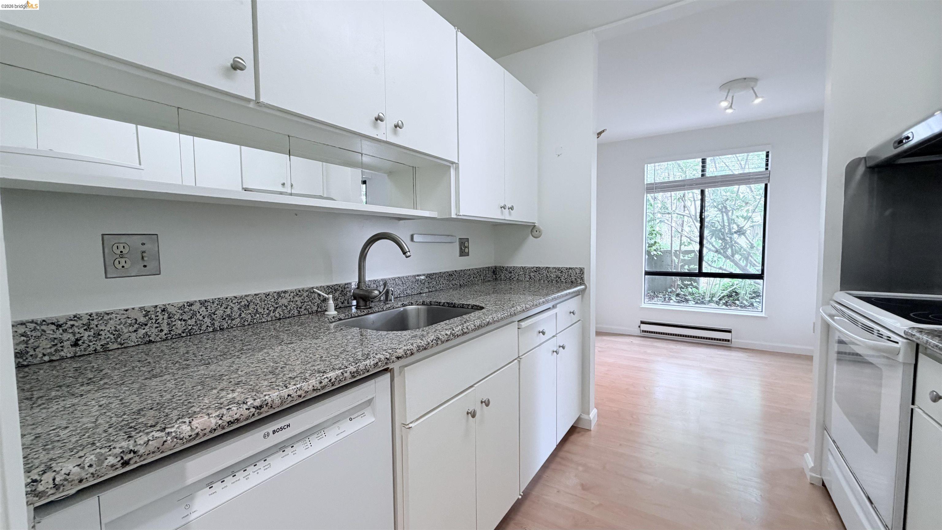 Photo #8: 41133291 Listing: Photo #8