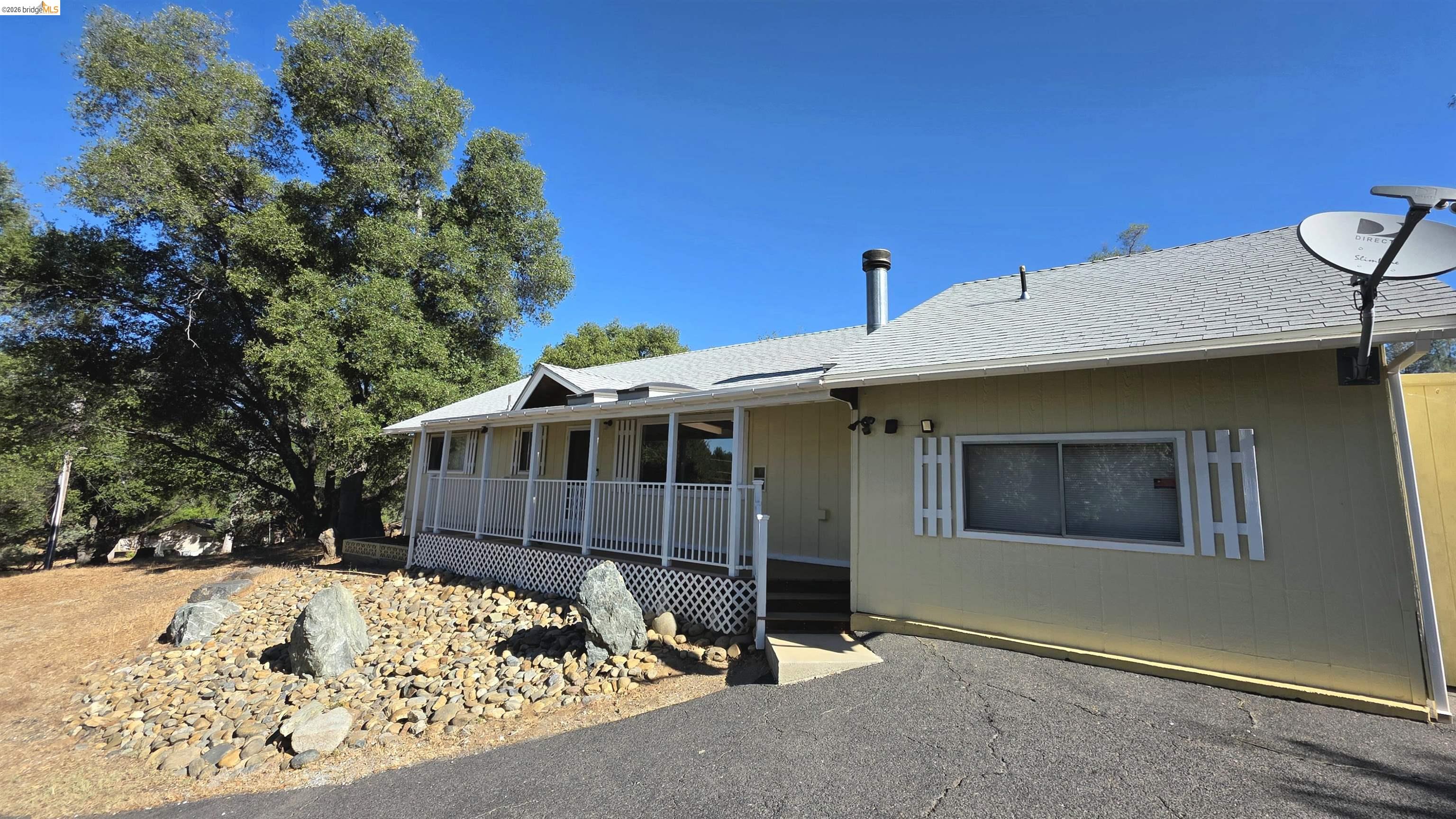 20749 Hemlock St., Groveland CA 95321 — photo 2