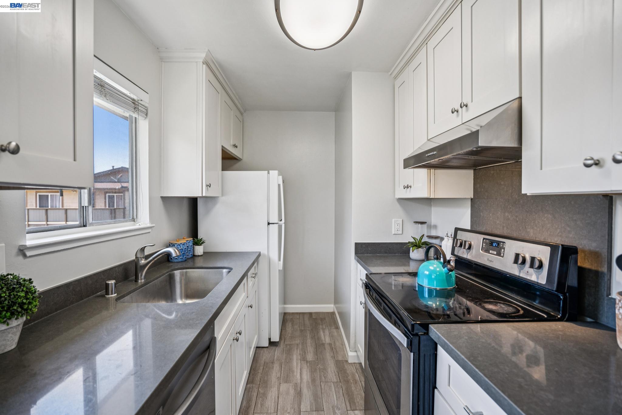 Photo #8: 41133294 Listing: Photo #8