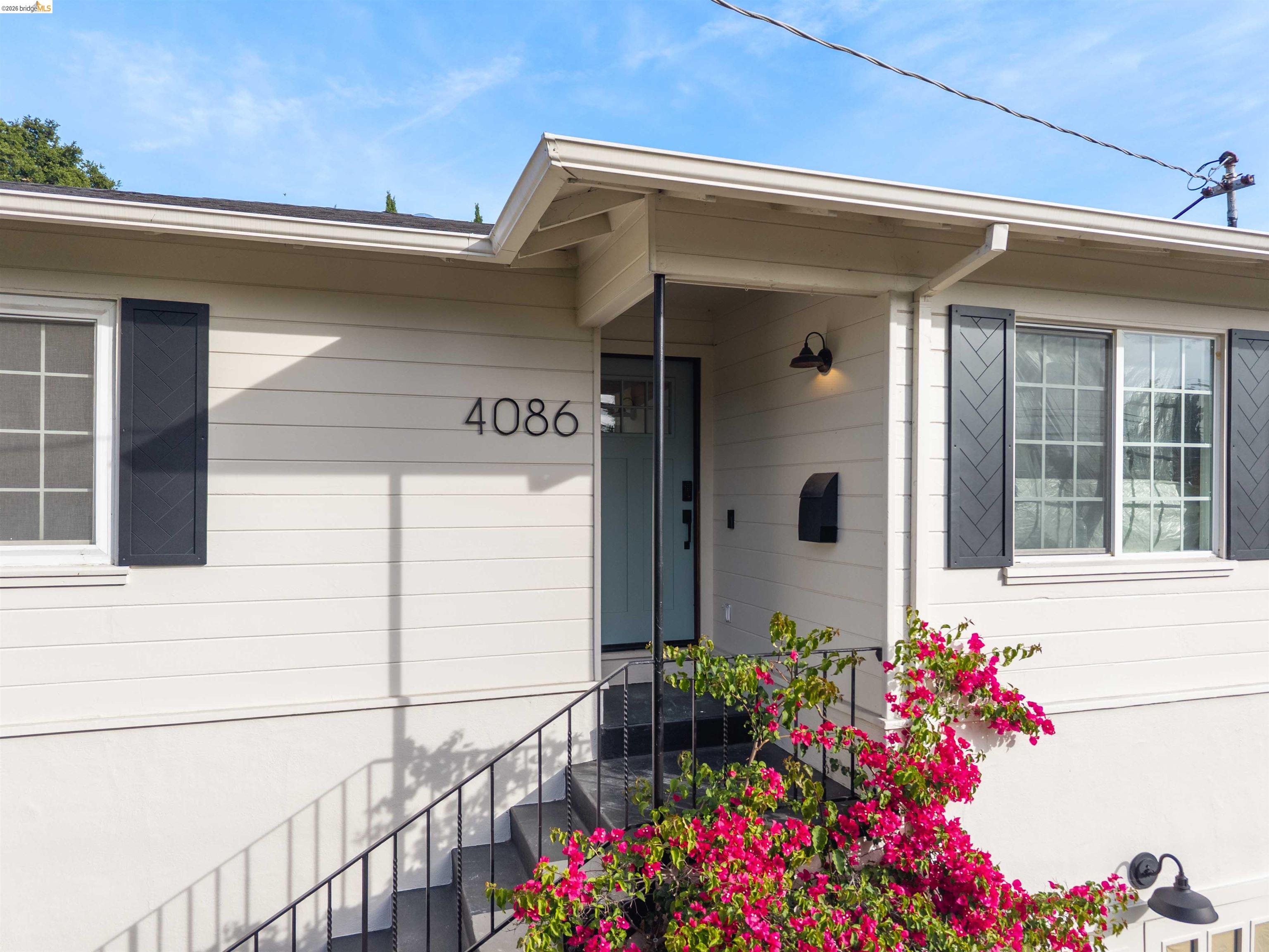 4086 Laguna Ave