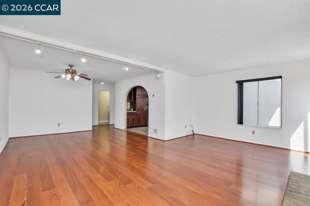 Photo #11: 41133301 Listing: Photo #11