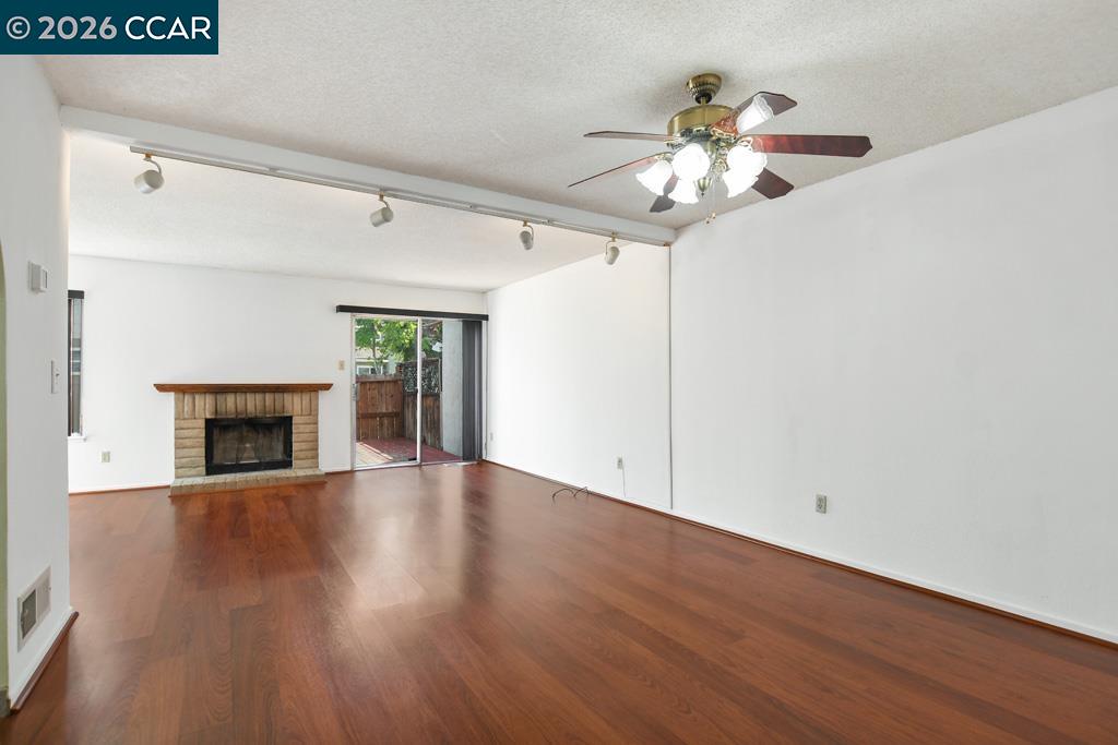 Photo #7: 41133301 Listing: Photo #7