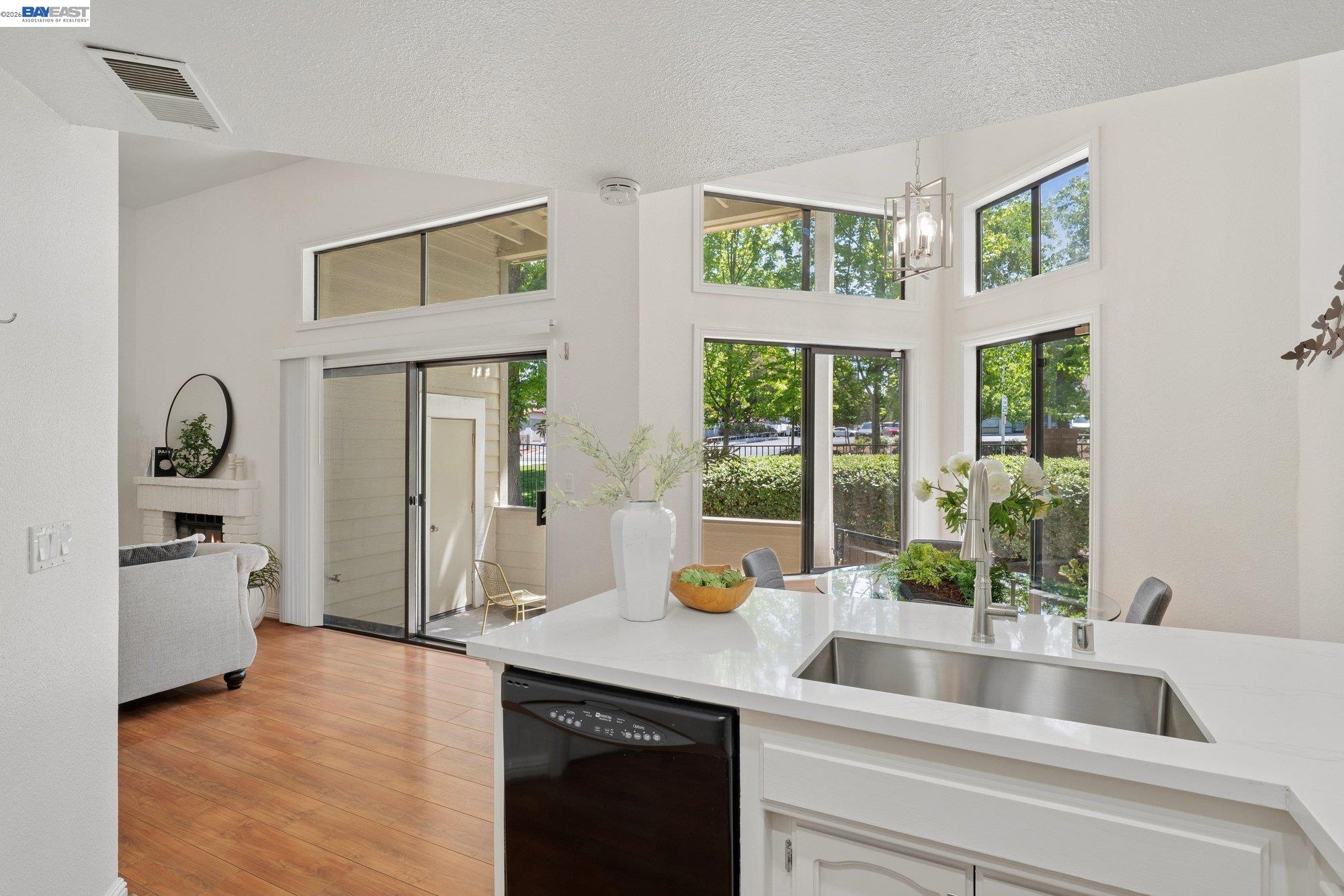 Photo #8: 41133305 Listing: Photo #8