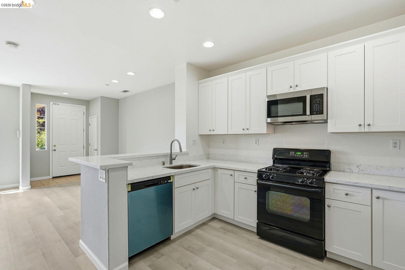 Photo #8: 41133312 Listing: Photo #8