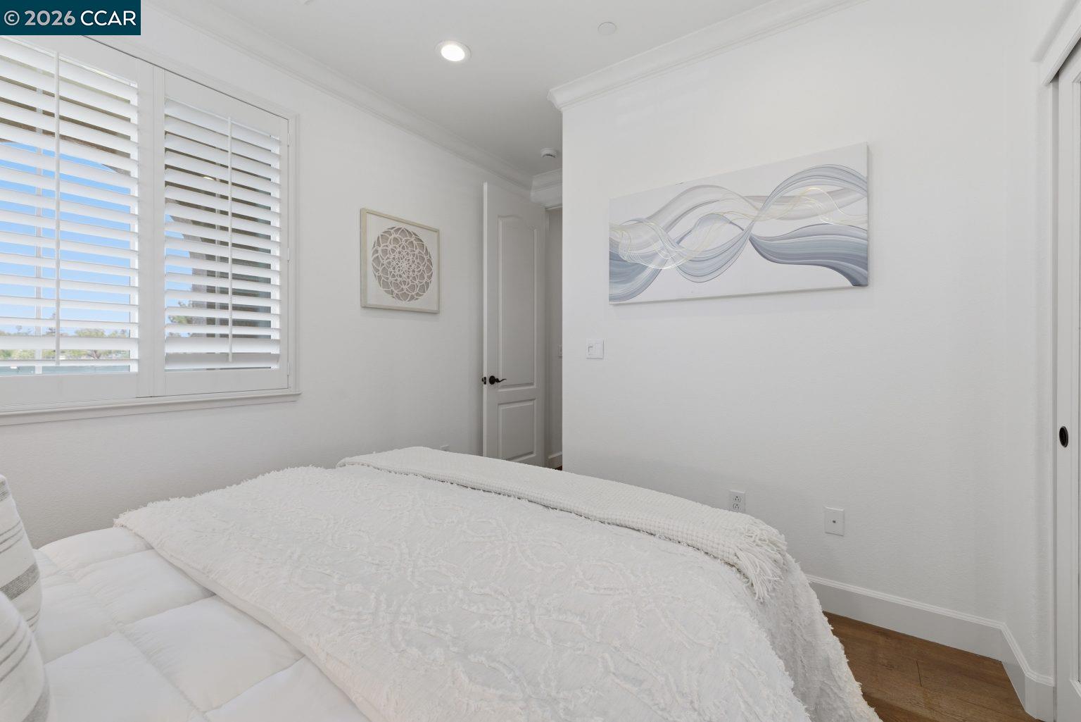 Photo #3: 41133340 Listing: Photo #3