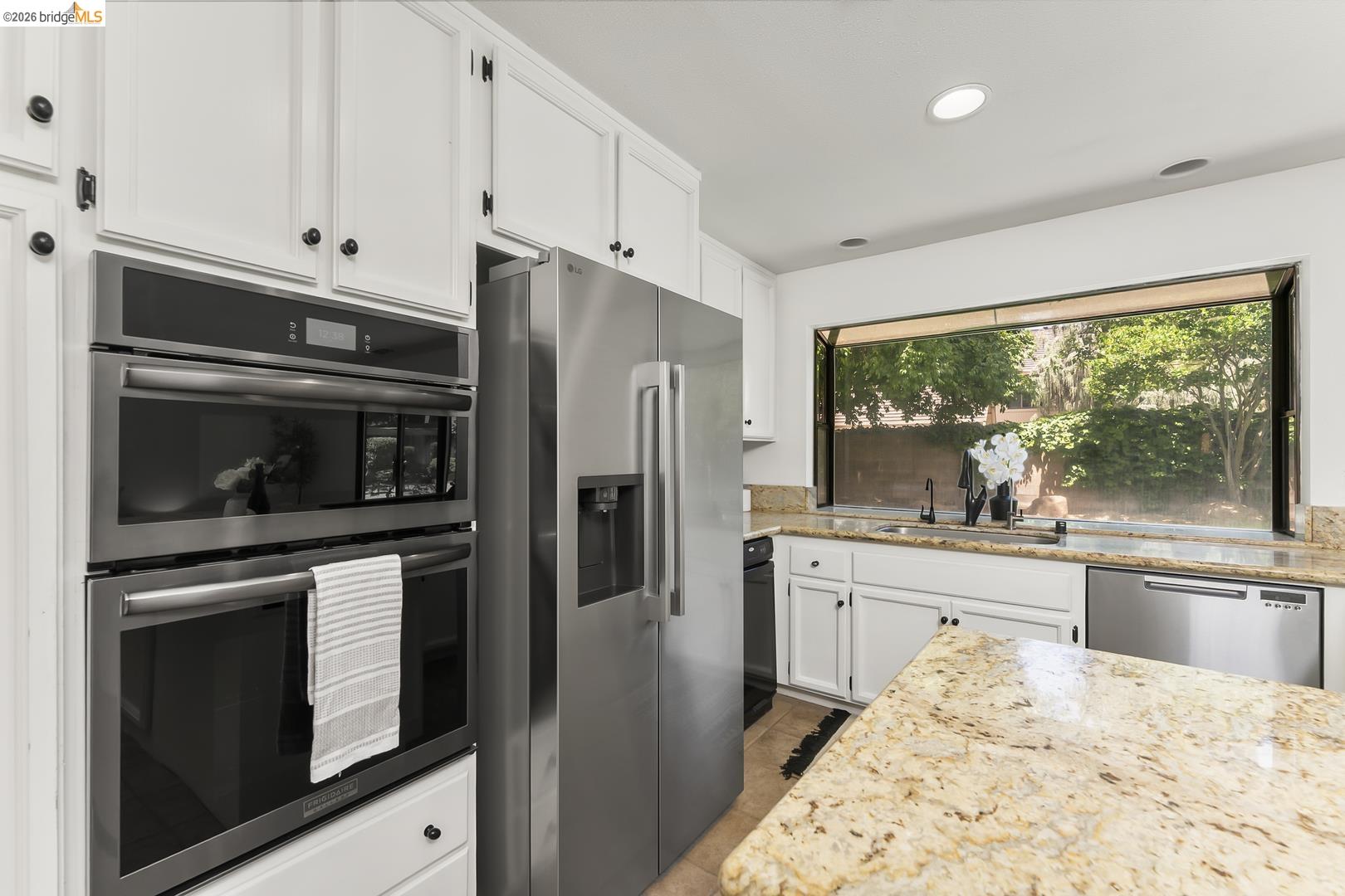 11321 Sutters Mill CIR, Gold River CA 95670 — photo 21