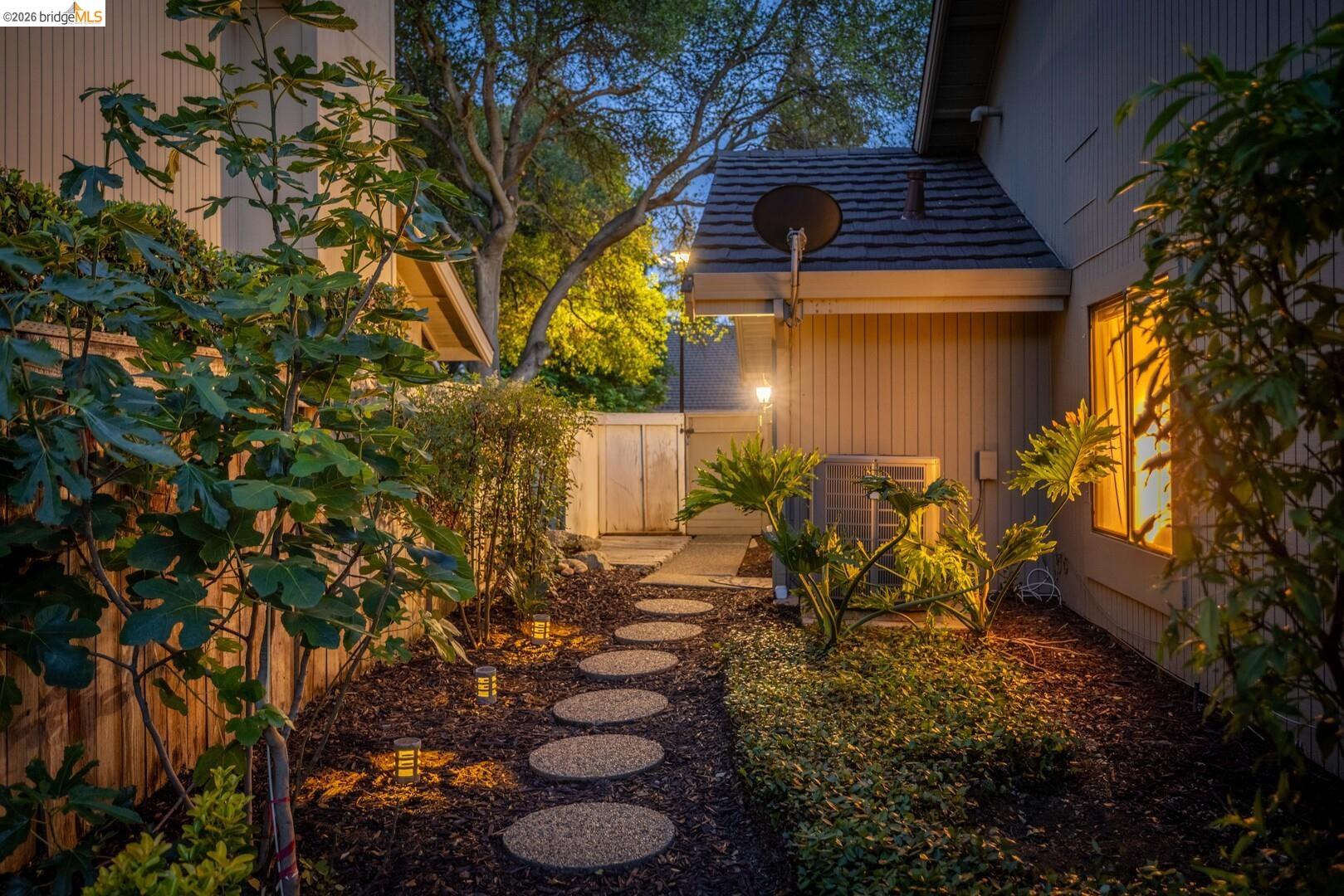 11321 Sutters Mill CIR, Gold River CA 95670 — photo 48