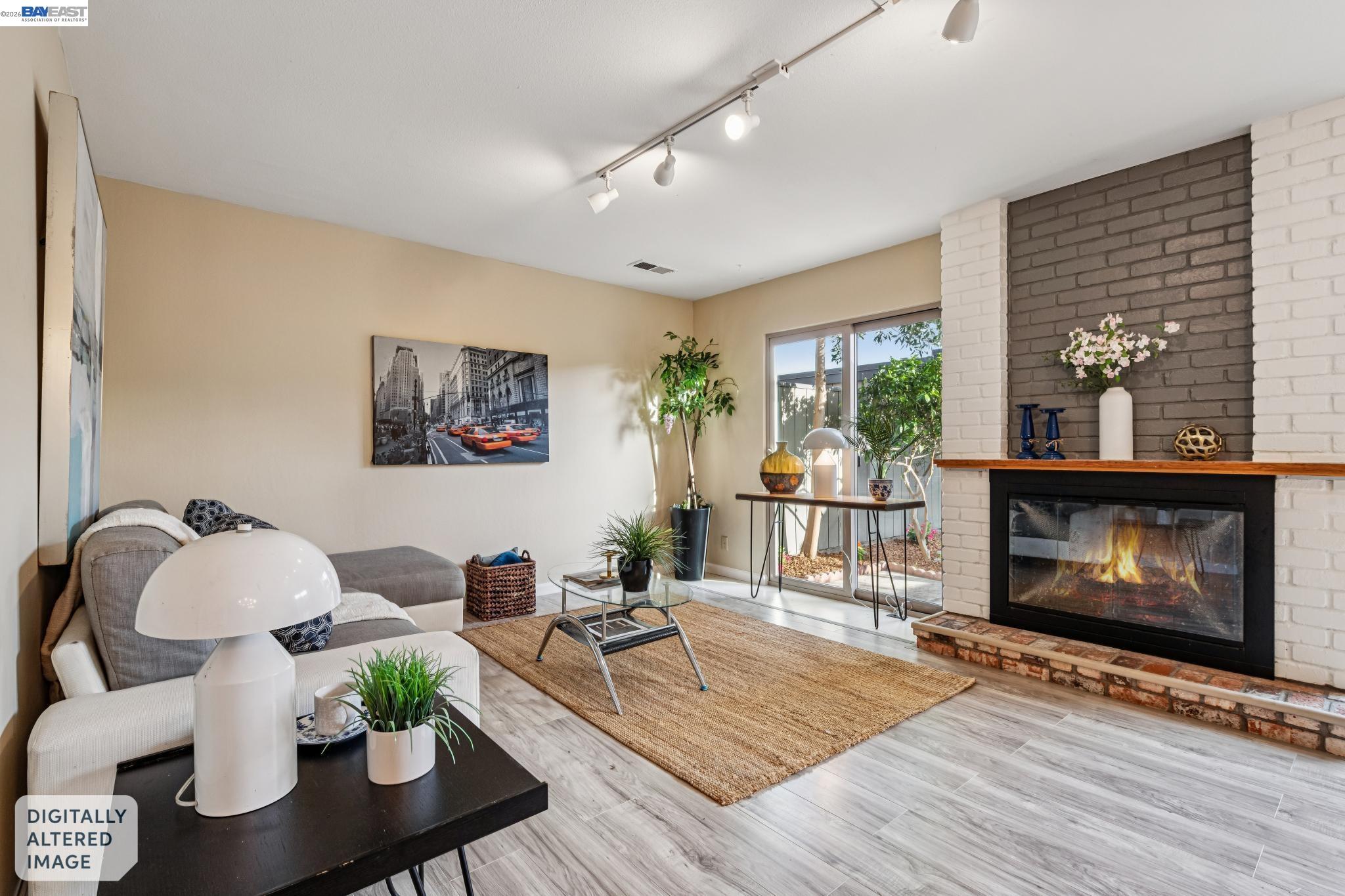 Photo #3: 41133346 Listing: Photo #3