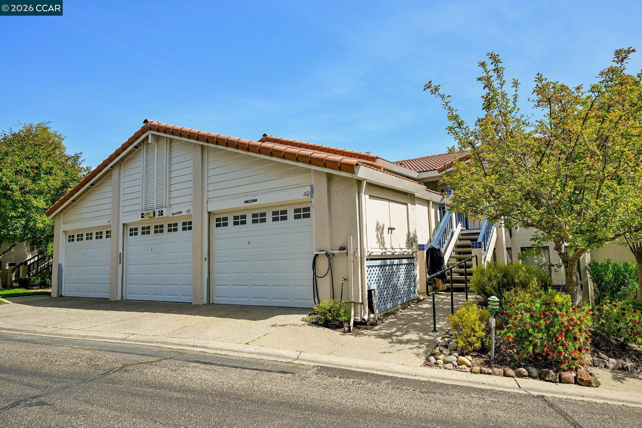 Photo #2: 41133358 Listing: Photo #2
