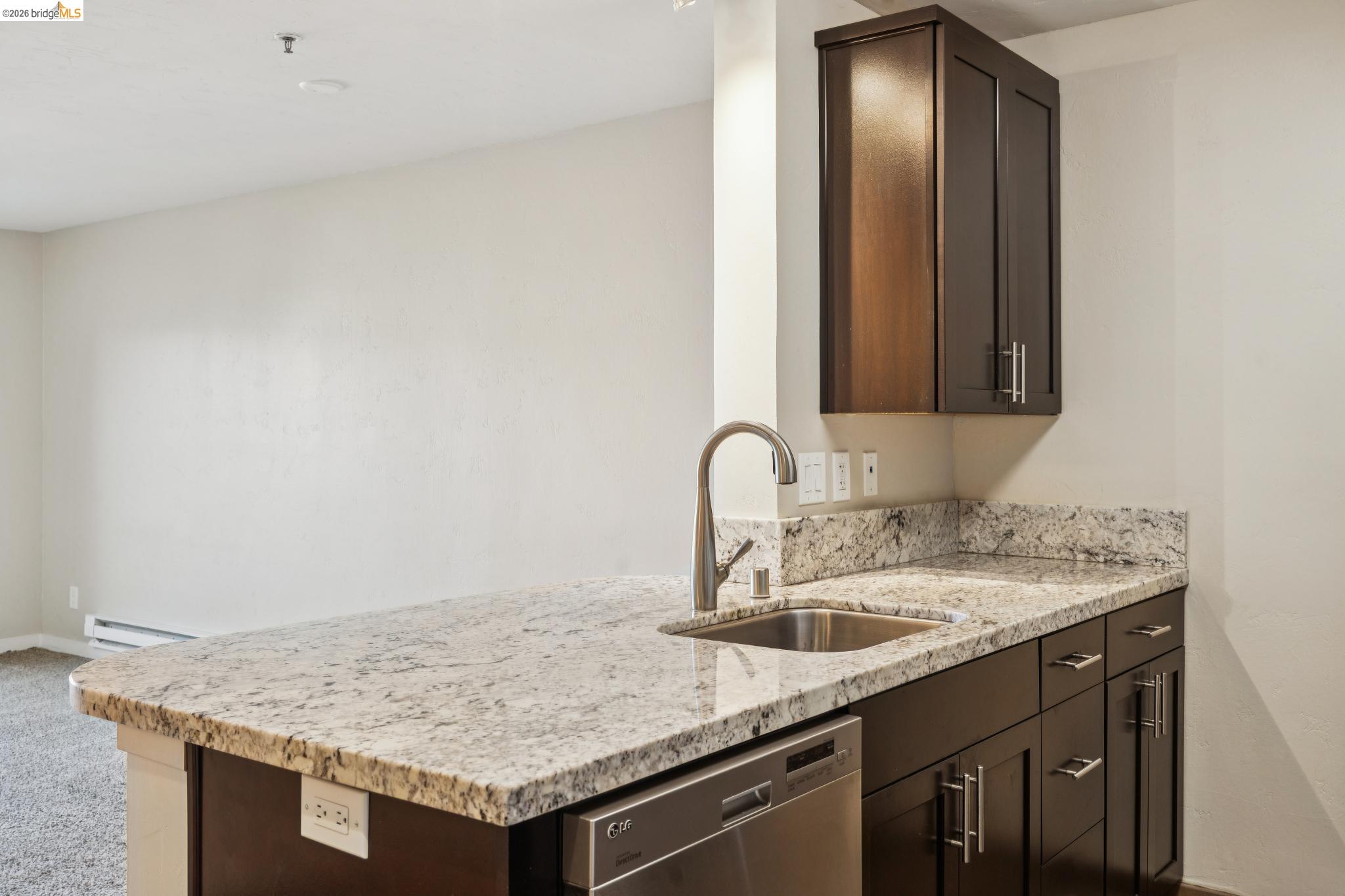Photo #8: 41133362 Listing: Photo #8