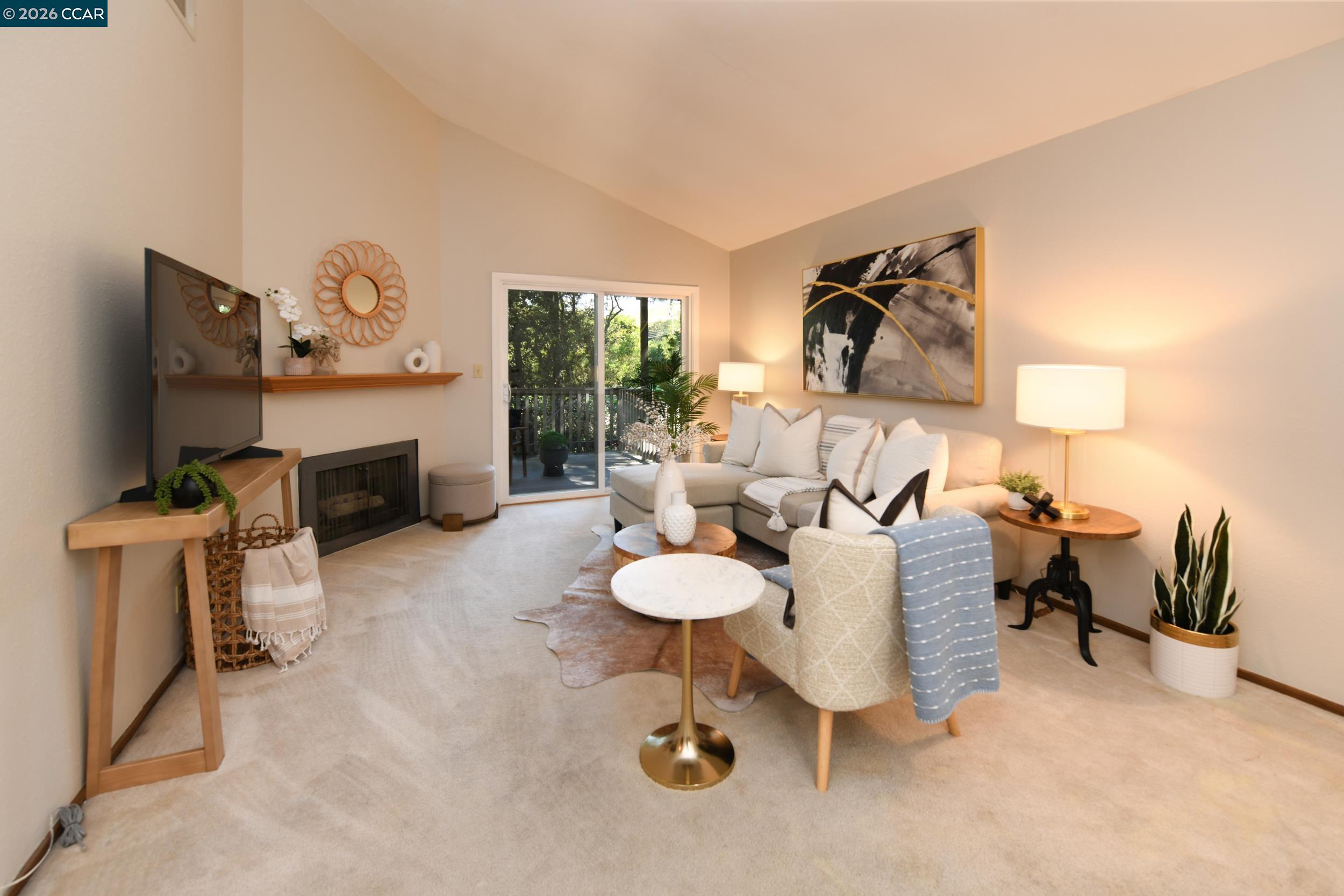 Photo #2: 41133364 Listing: Photo #2