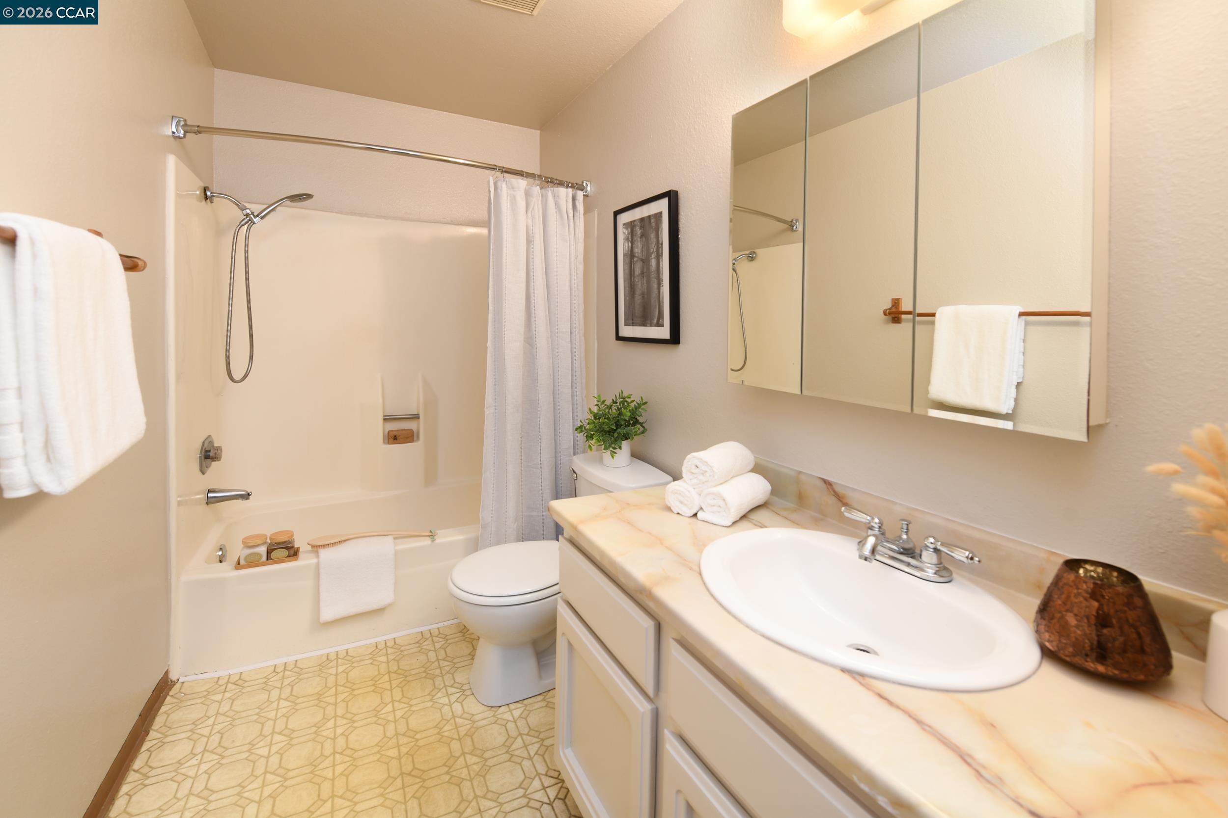 Photo #12: 41133364 Listing: Photo #12