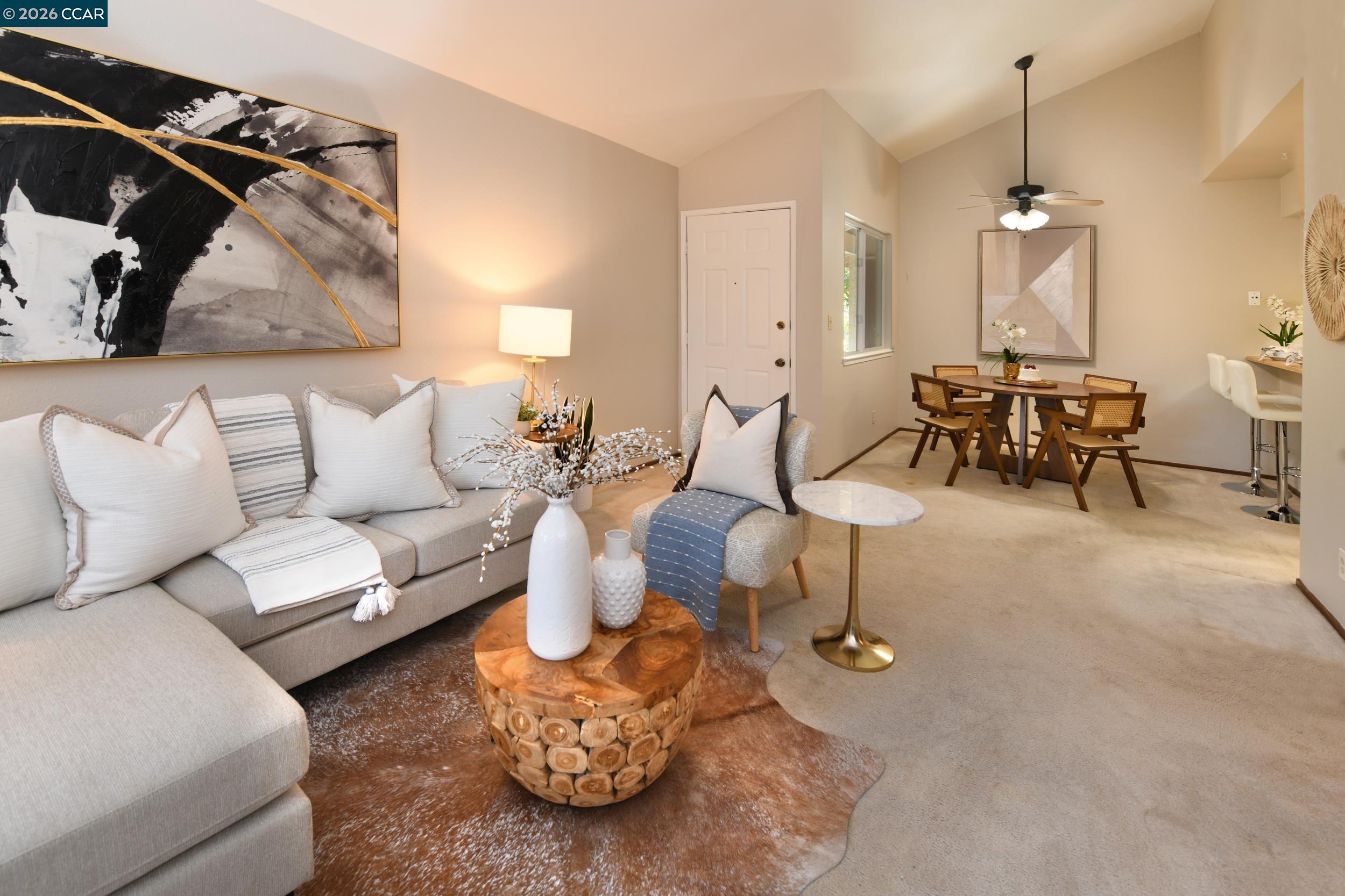 Photo #3: 41133364 Listing: Photo #3