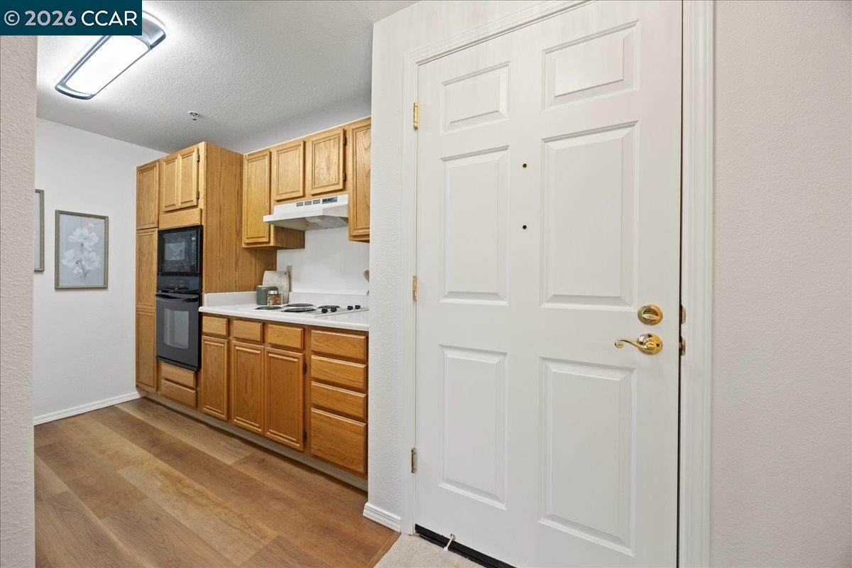 Photo #5: 41133372 Listing: Photo #5