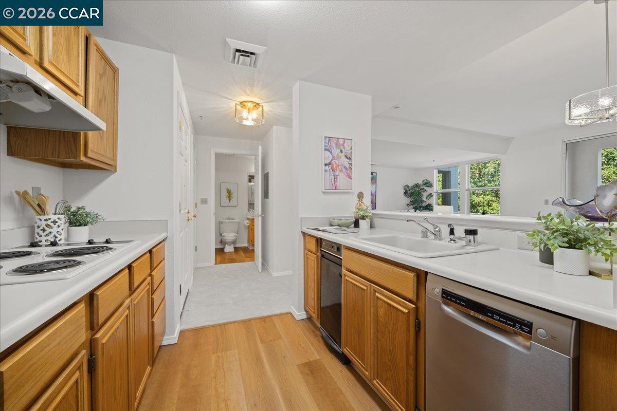 Photo #7: 41133372 Listing: Photo #7