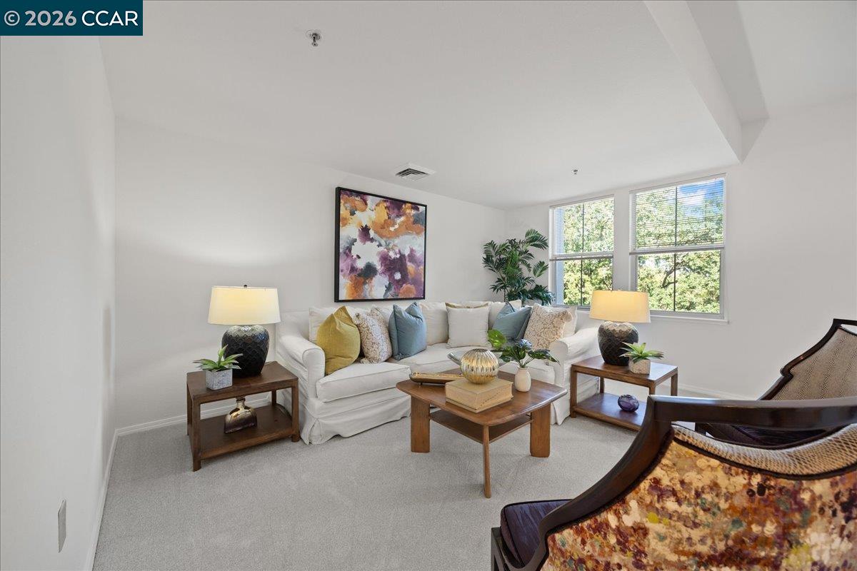 Photo #8: 41133372 Listing: Photo #8