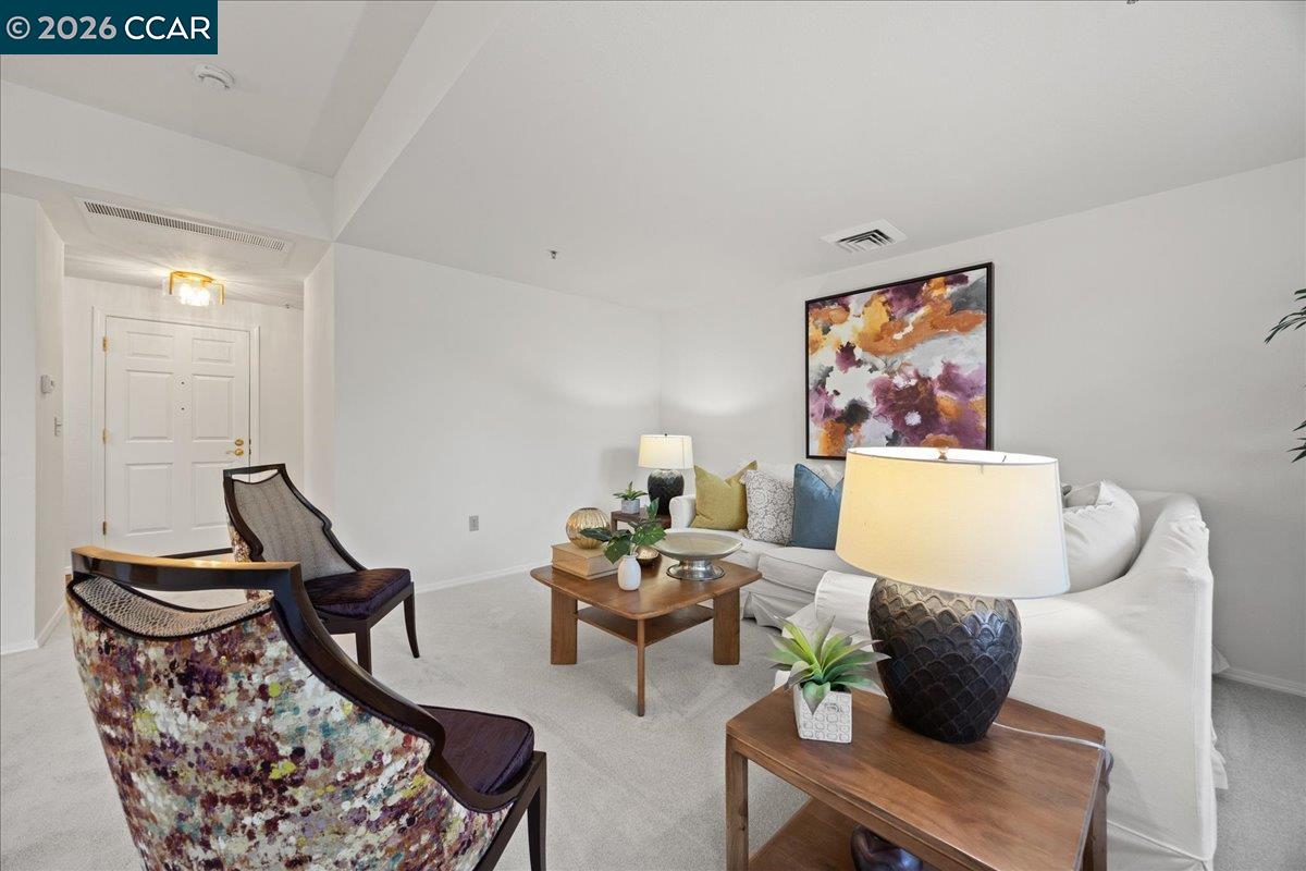 Photo #9: 41133372 Listing: Photo #9