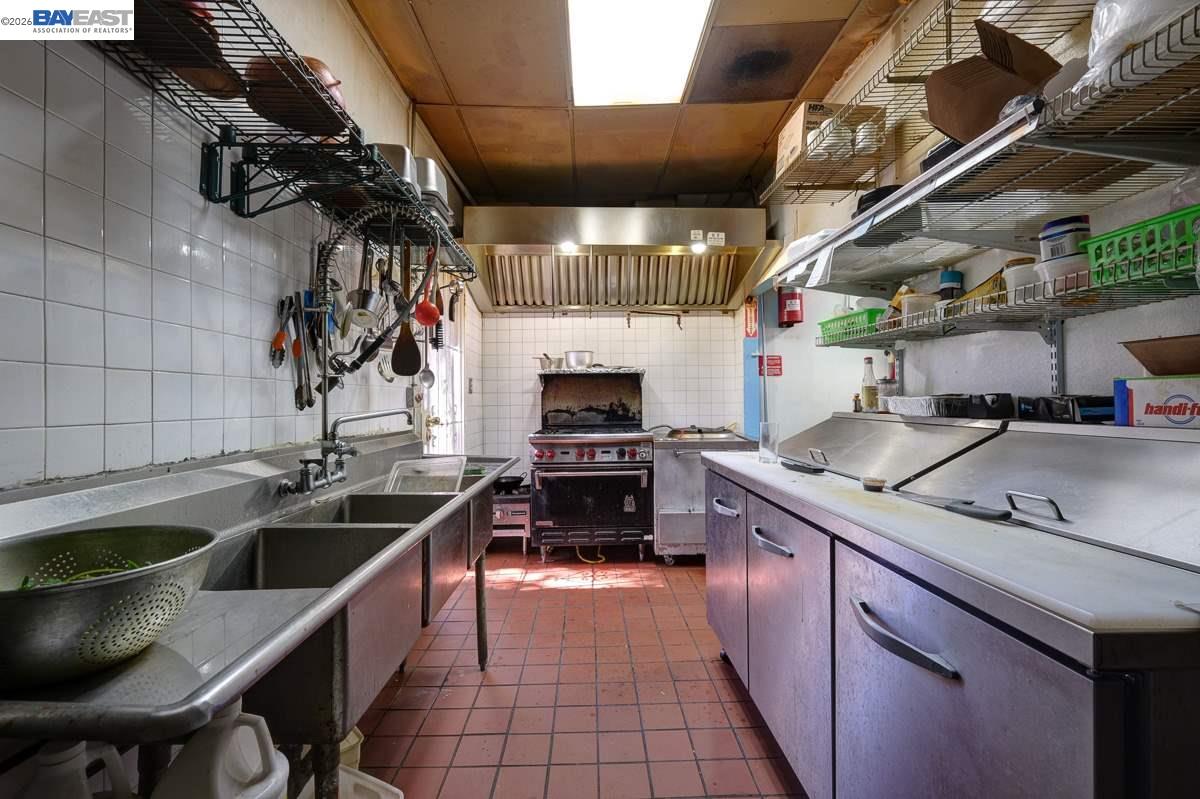 34595 Alvarado-Niles Rd, Union City CA 94587 — photo 19