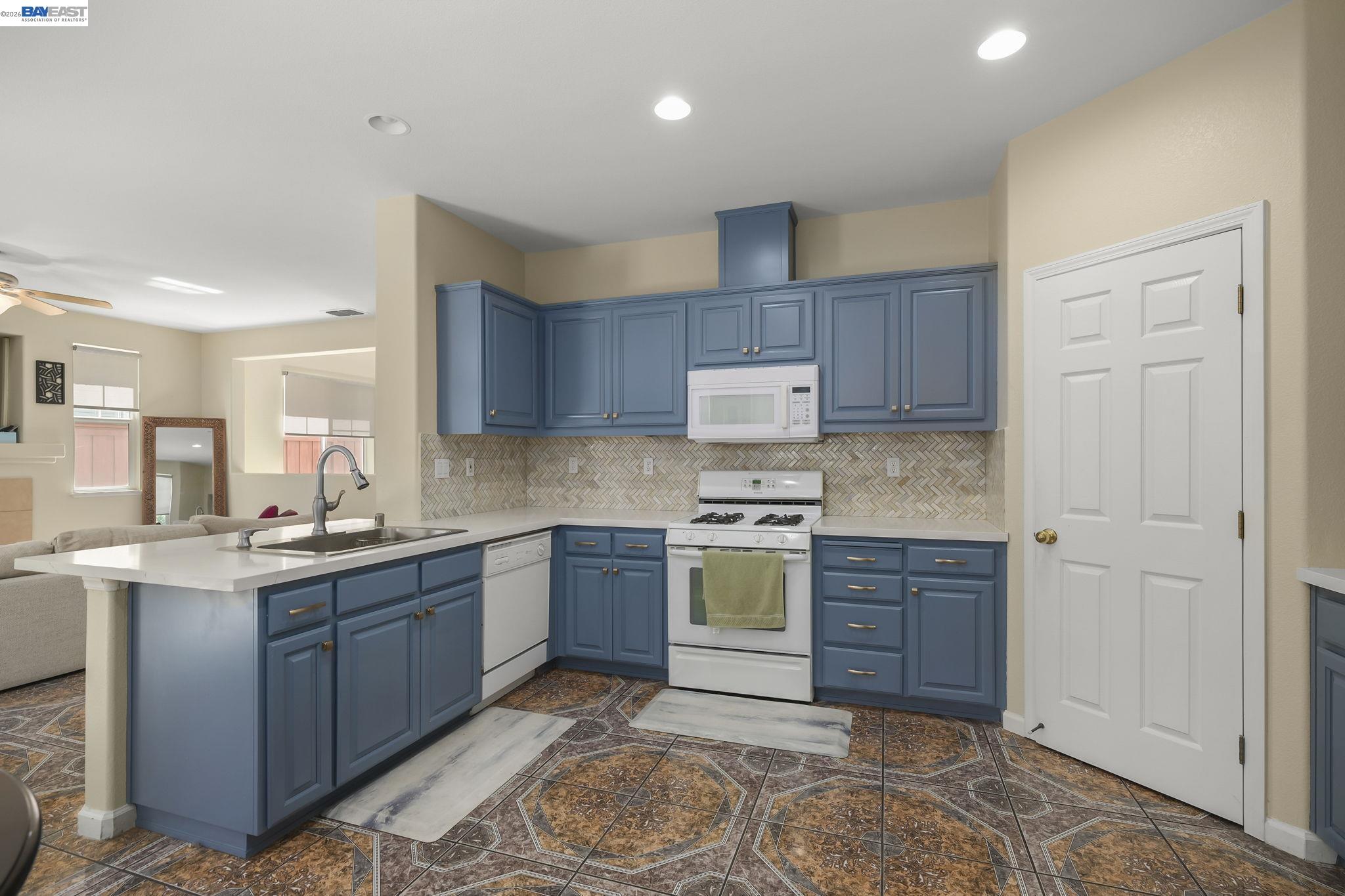 687 Rockspray Circle, Pittsburg CA 94565 — photo 11