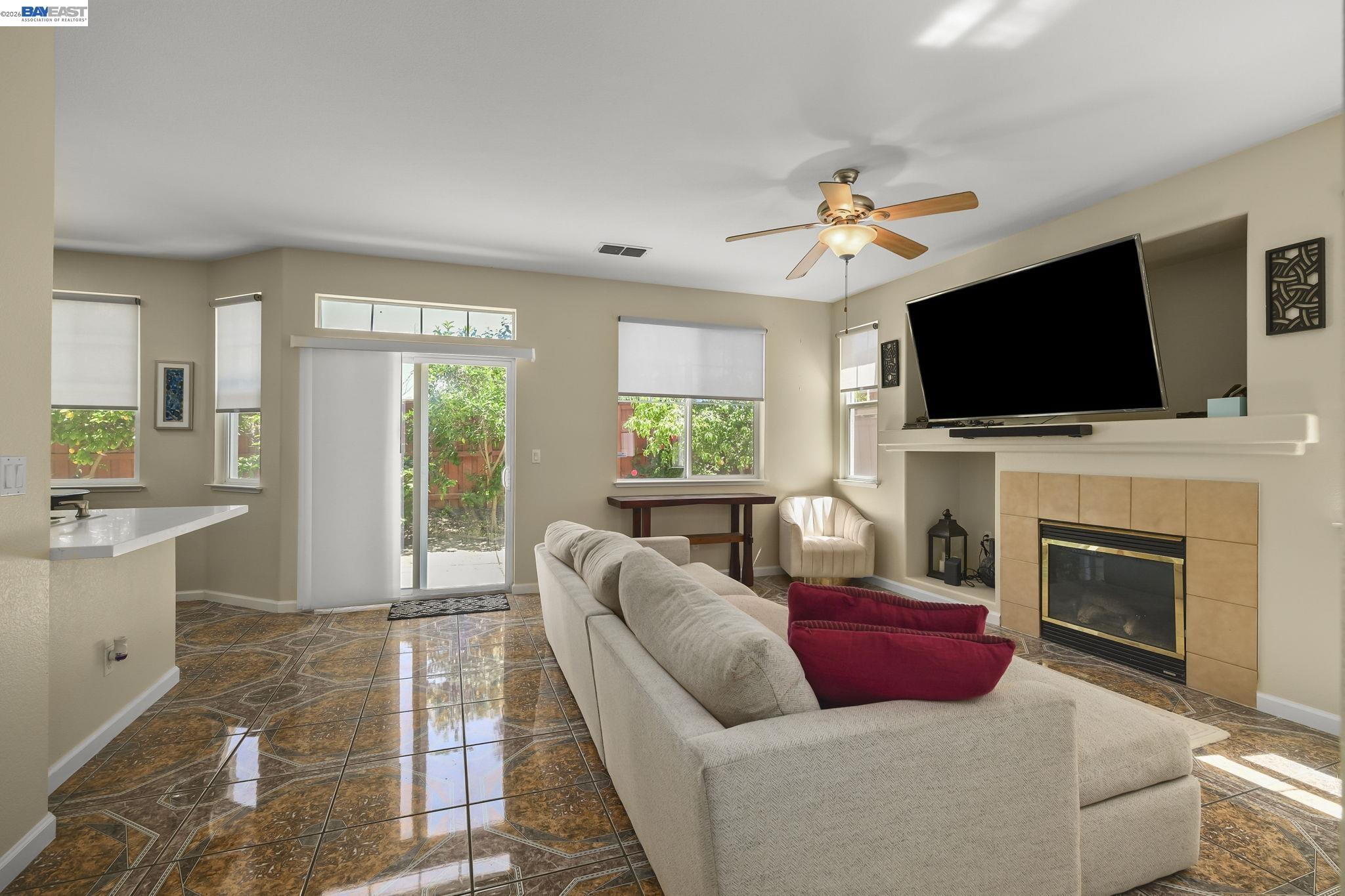 687 Rockspray Circle, Pittsburg CA 94565 — photo 6