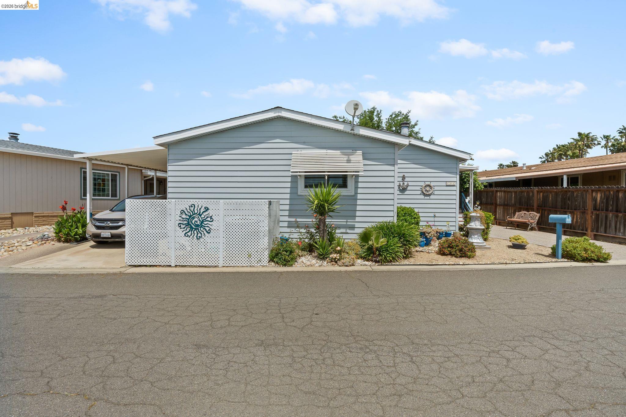 Front Image Thumbnail for EB41133387