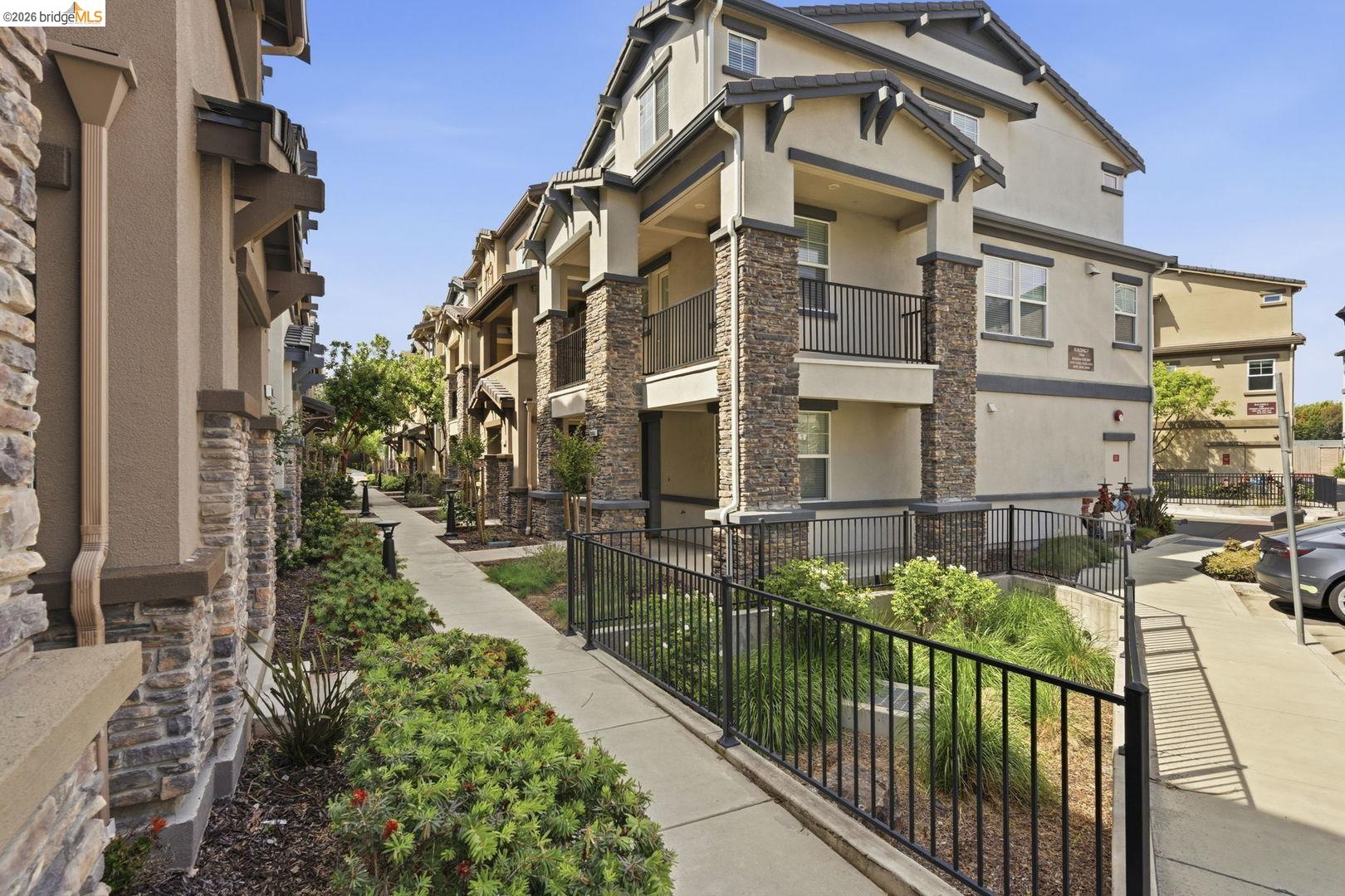 Photo #2: 41133388 Listing: Photo #2