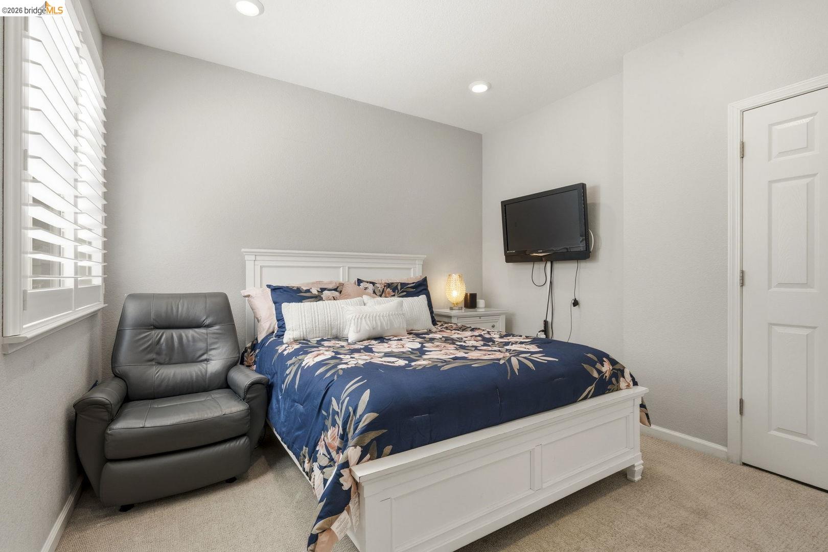 Photo #5: 41133388 Listing: Photo #5